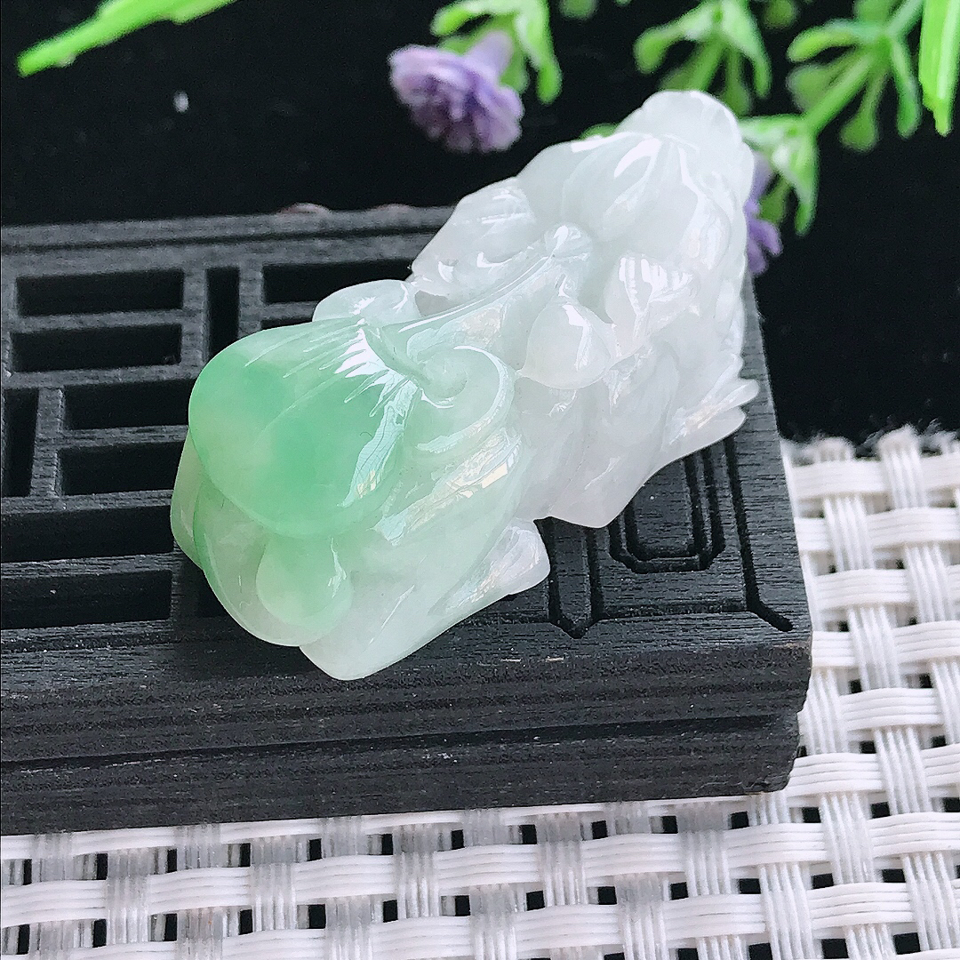 实拍A货翡翠39.5/18/13.5老坑冰润飘绿招财貔貅吊坠翡翠挂件