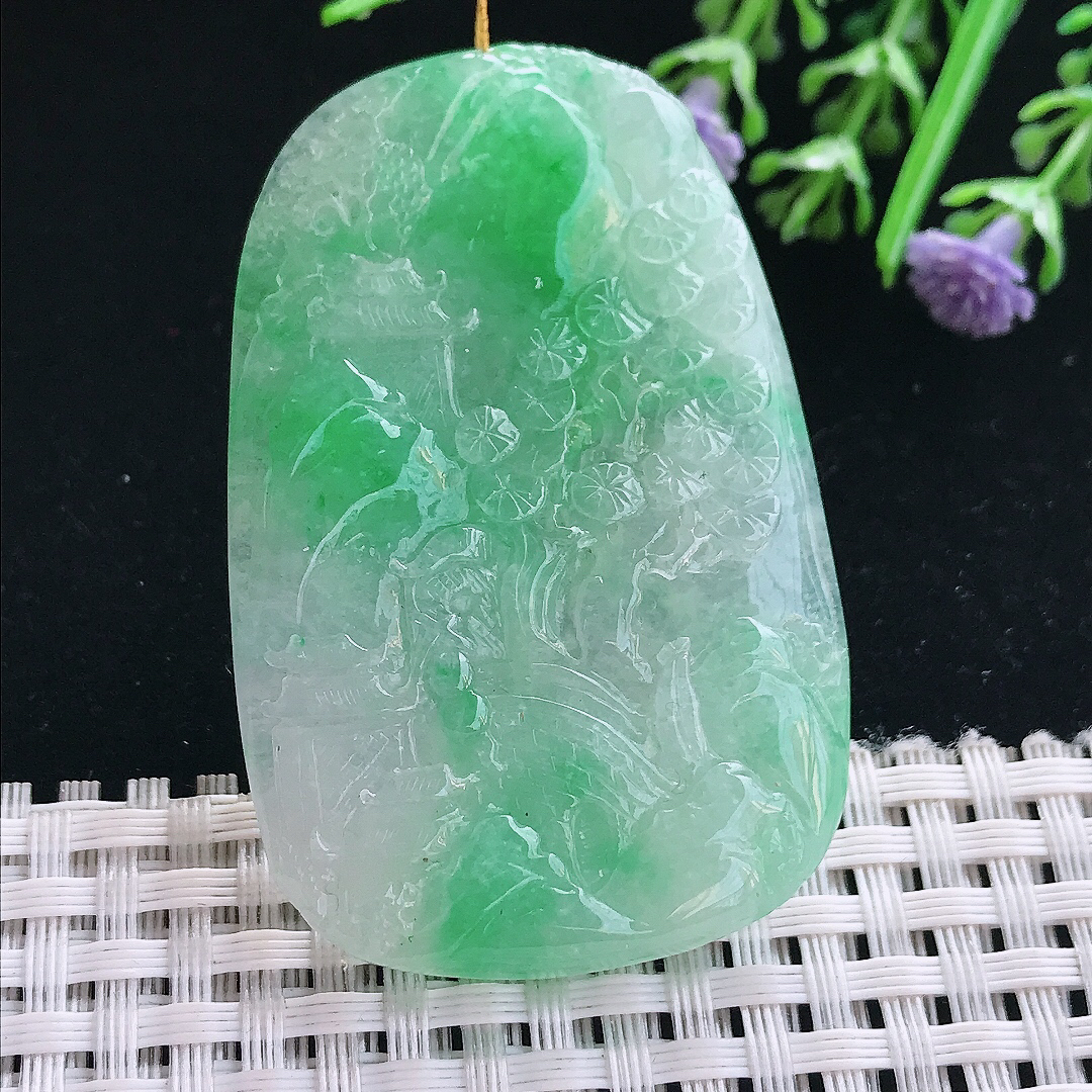 实拍A货翡翠55/36.2/5.8老坑精美冰润飘阳绿大好河山山水牌吊坠