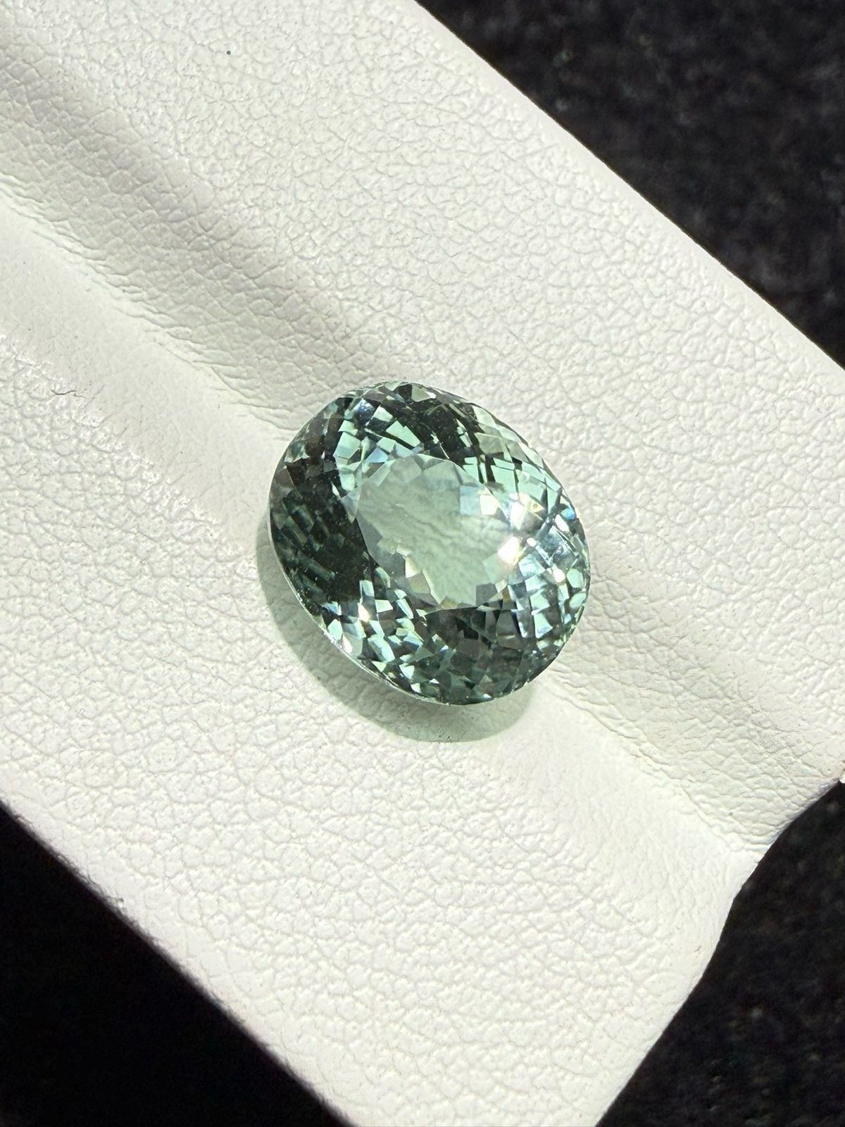 5.525ct天然薄荷绿碧玺裸石，尺寸11.2*9.2*7.5 毫米，晶体通透，颜色美艳