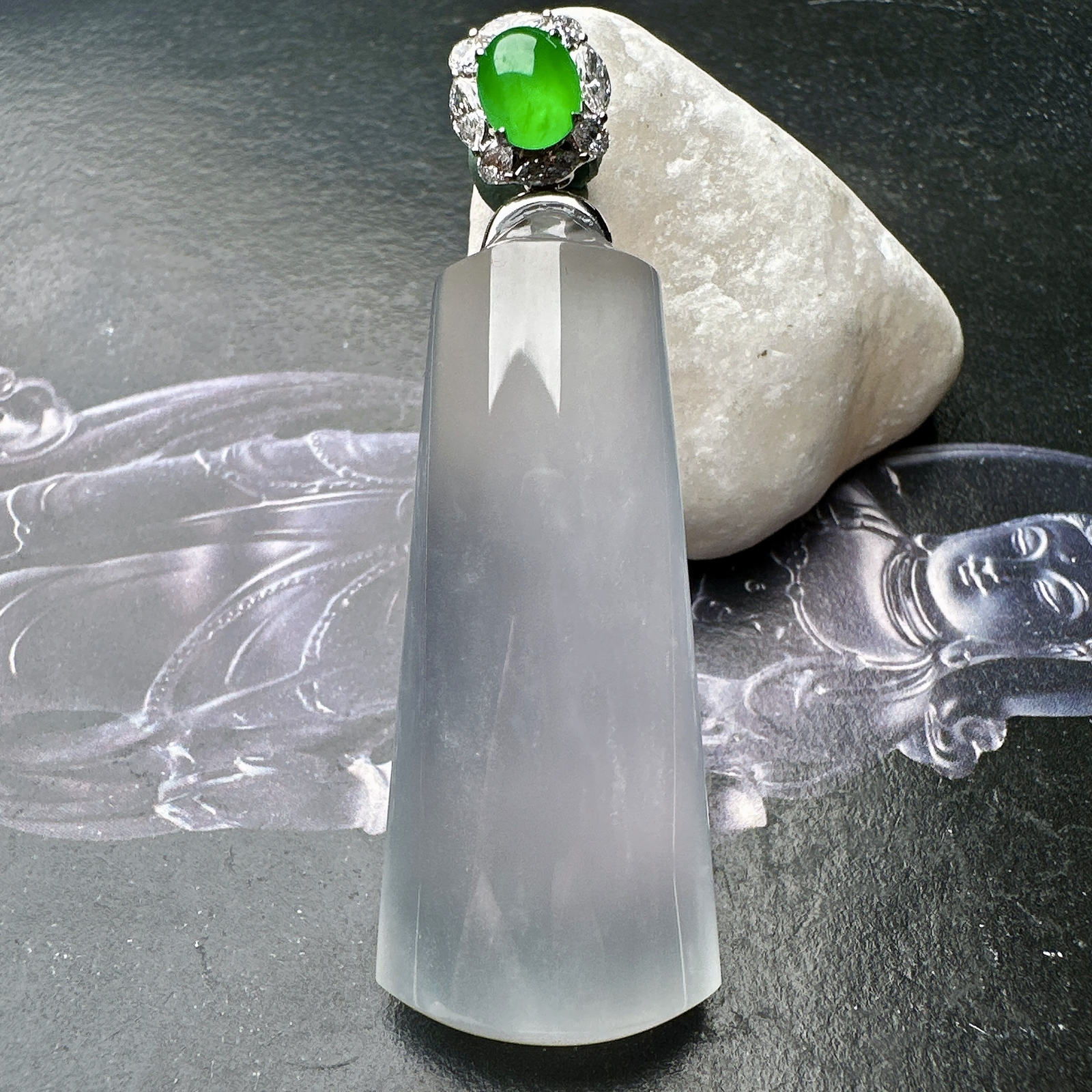 【冰种无事柱】精品，种水上乘，通透闪亮，晶莹剔透。18K金钻镶嵌，裸石尺寸50*20.7*9.6毫米