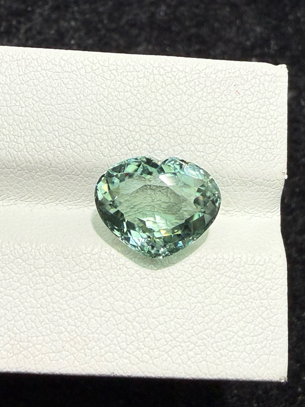 4.645ct天然绿碧玺裸石，尺寸11.7*9.3*6.2 毫米，晶体通透，颜色美艳