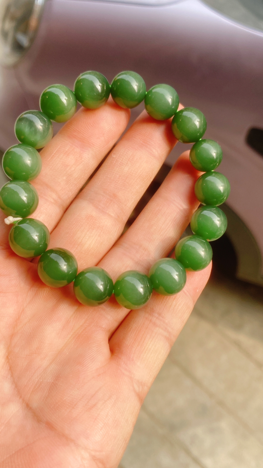 和田玉菠菜绿俄罗斯碧猫眼手串。单颗尺寸12重44.8克 无界无杂玉质细腻油润底色纯净脂粉好品质好