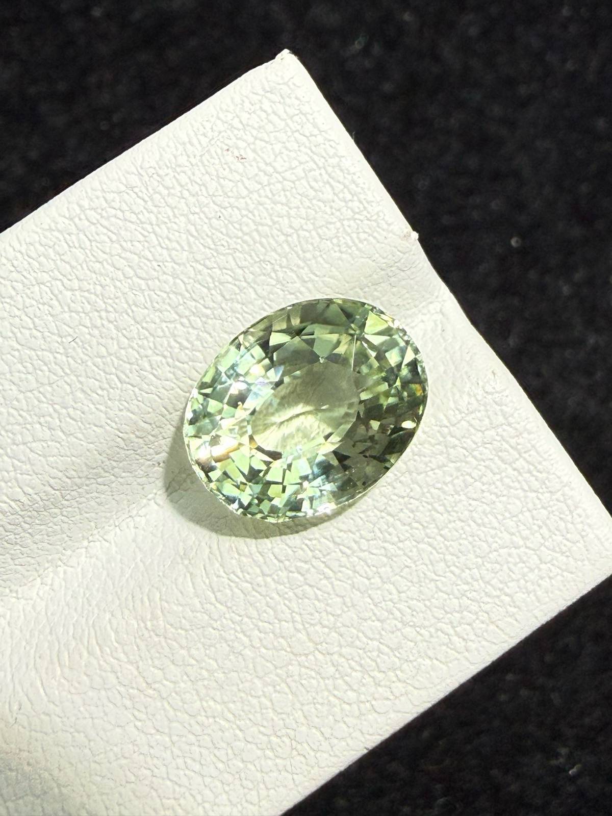 5.165ct天然碧玺裸石，尺寸12*9.5*6.8 毫米，晶体通透，颜色美艳