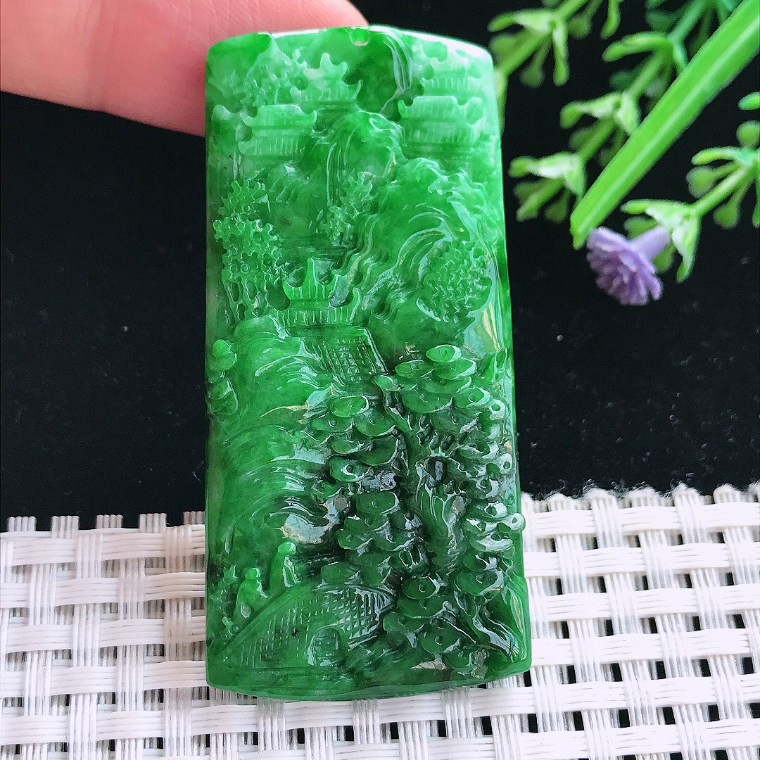 实拍A货翡翠58.8/28.6/4.8老坑精美满绿辣阳绿山水牌吊坠翡翠挂件