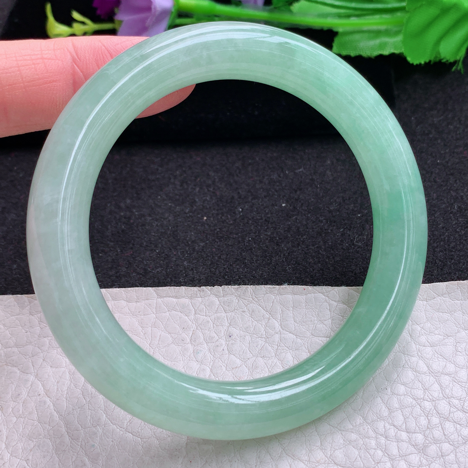 yw 实拍56.5*10.3美人镯 天然缅甸翡翠A货玉手镯冰甜绿圆条玉手环