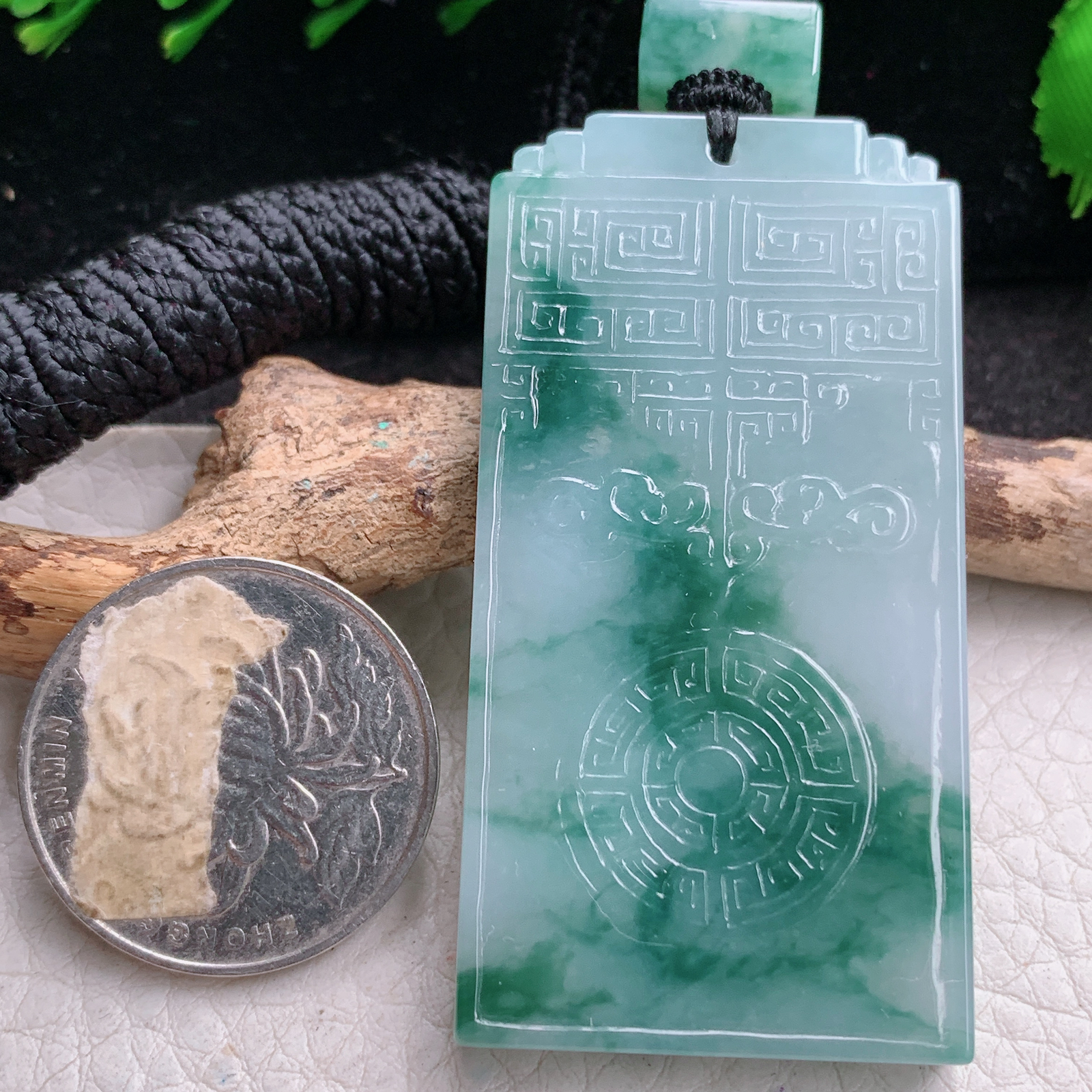 csy实拍56*29*6缅甸翡翠a货精雕飘花怀古雕无事牌玉吊坠 玉挂坠