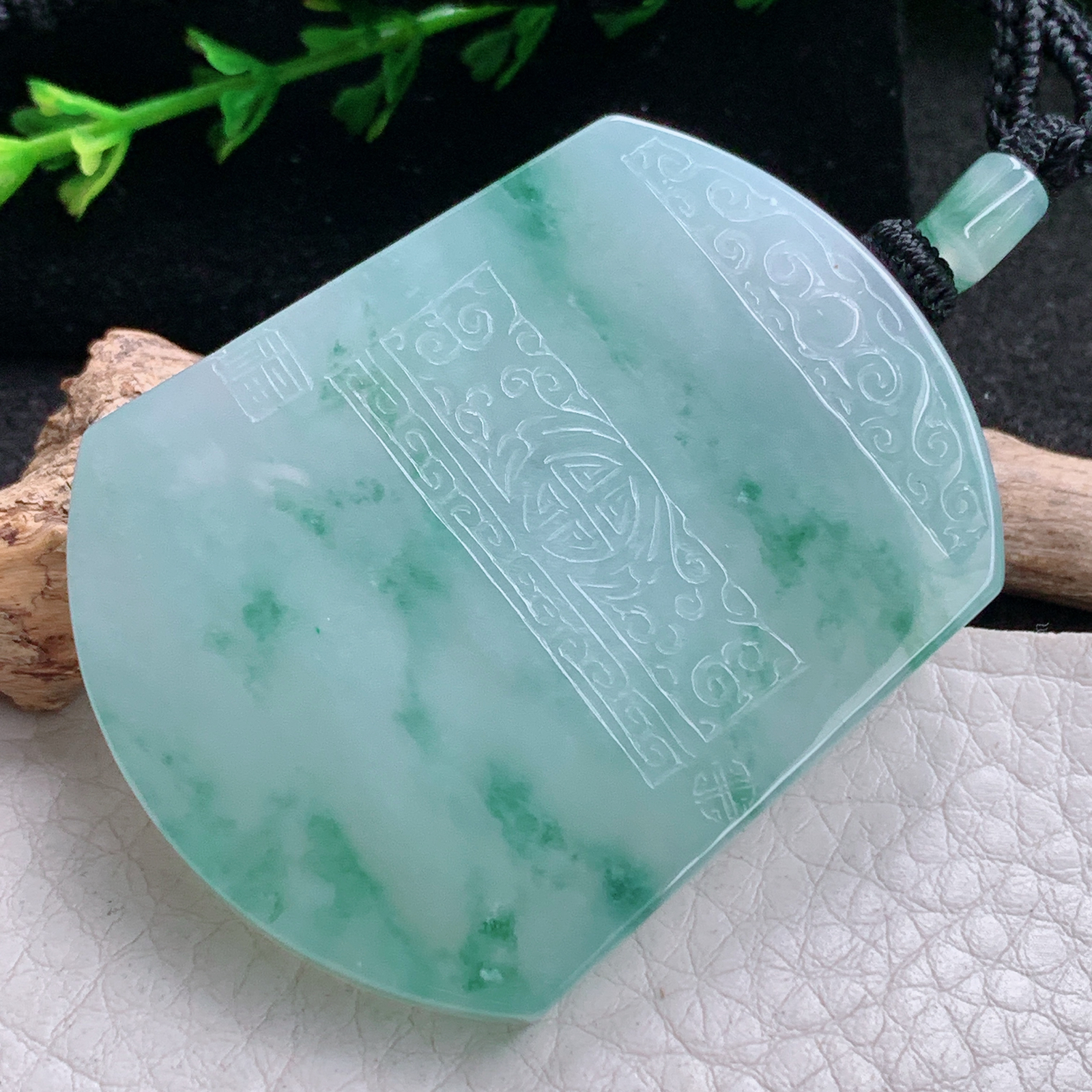 csy实拍53*41.8*5.7缅甸翡翠a货精雕飘花怀古雕无事牌玉吊坠 玉挂坠