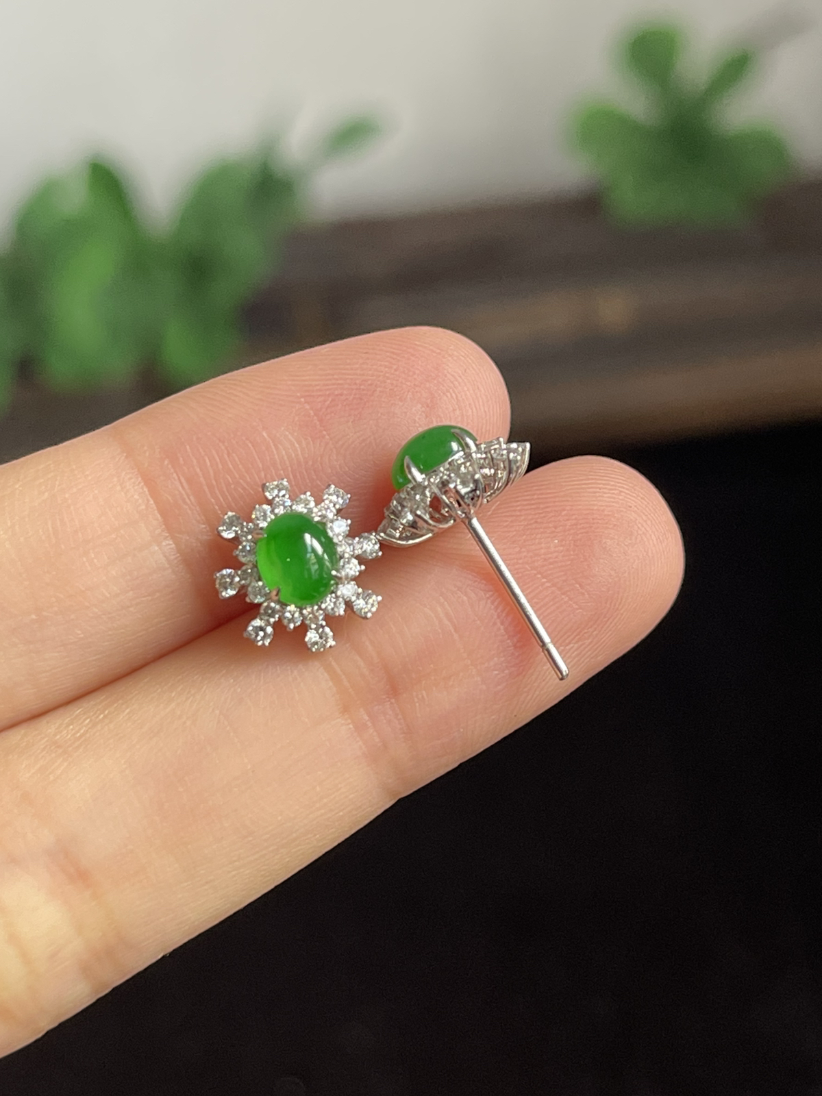 翡翠耳钉，印记：Au750,伴钻石