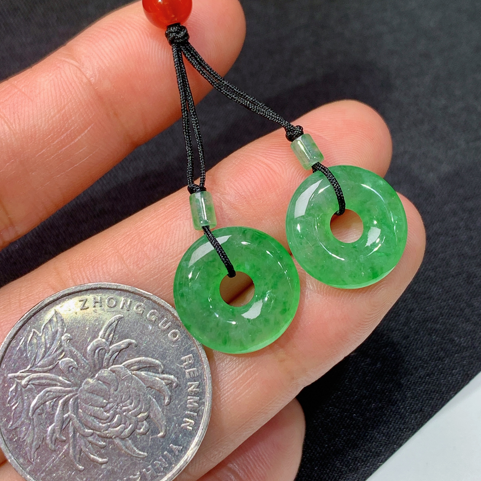 冰飘绿甜甜圈一对，镶嵌佳品，冰润细腻，种水足，001 尺寸14.1*3.2