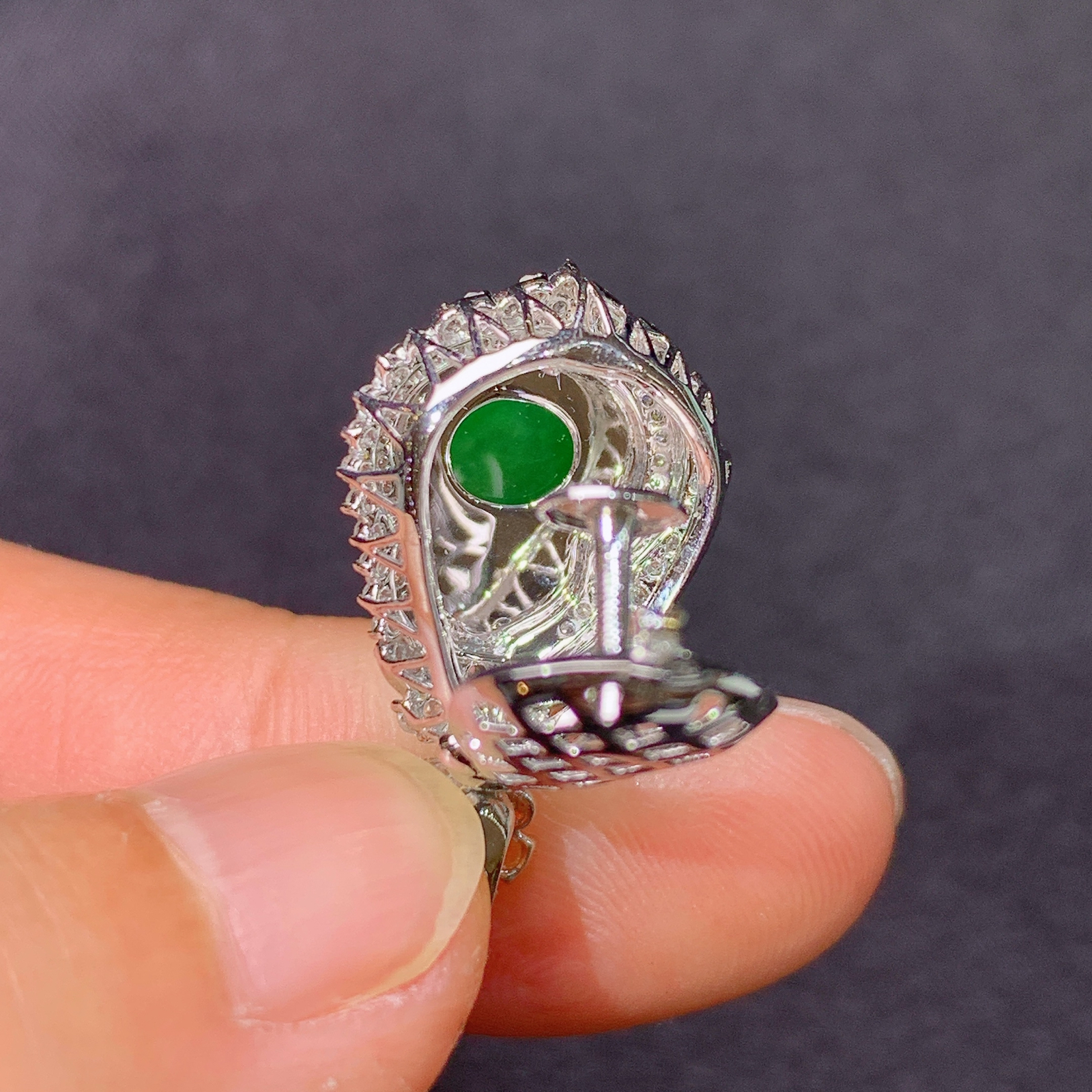 冰阳绿葫芦吊坠，18k金镶嵌，冰润色阳，玉质细腻，种水足，Cr 尺寸24*13*11.4