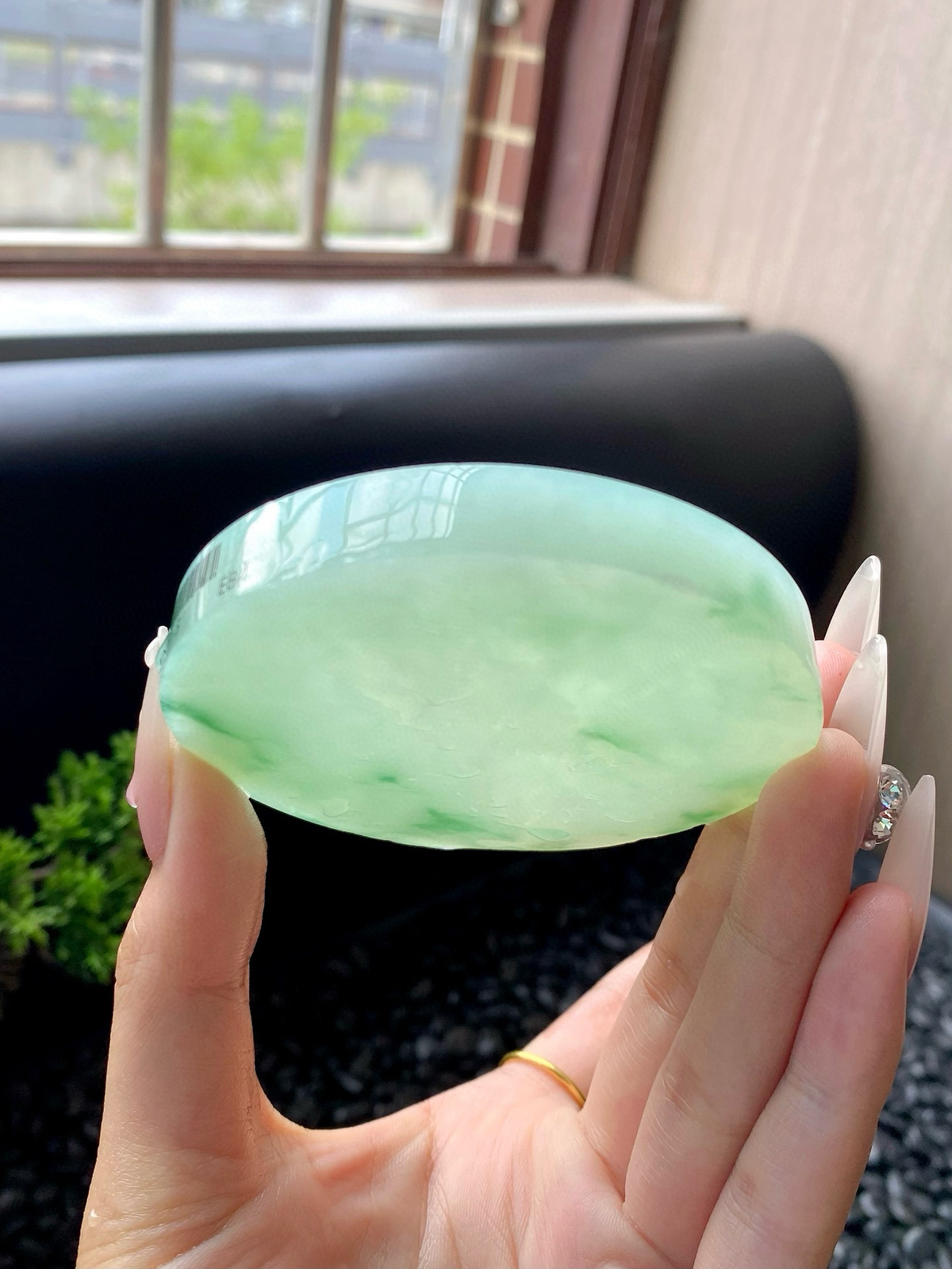 冰芙蓉飘花镯饼，正圈最大做60.5，圆条最大做56.5
⭕️76.5-10.5