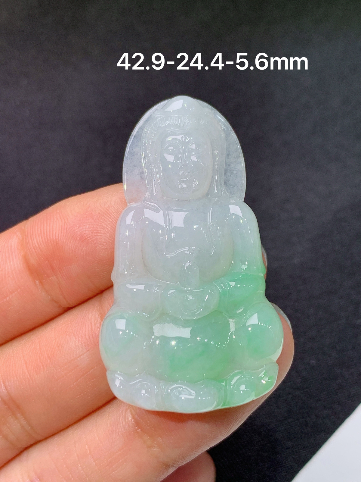 飘绿观音，冰冰润润，玉质细腻，品相好，种水足，001 尺寸42.9*24.4*5.6