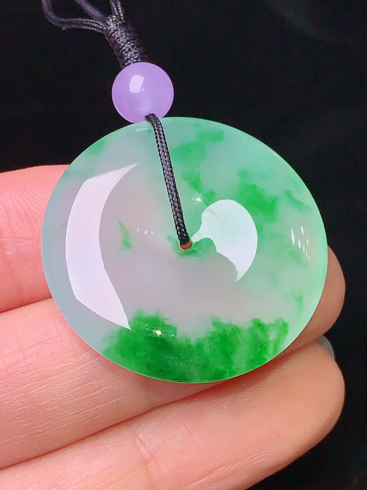 飘绿平安扣吊坠 玉质细腻 色泽清新艳丽 整体尺寸28.6*5.5