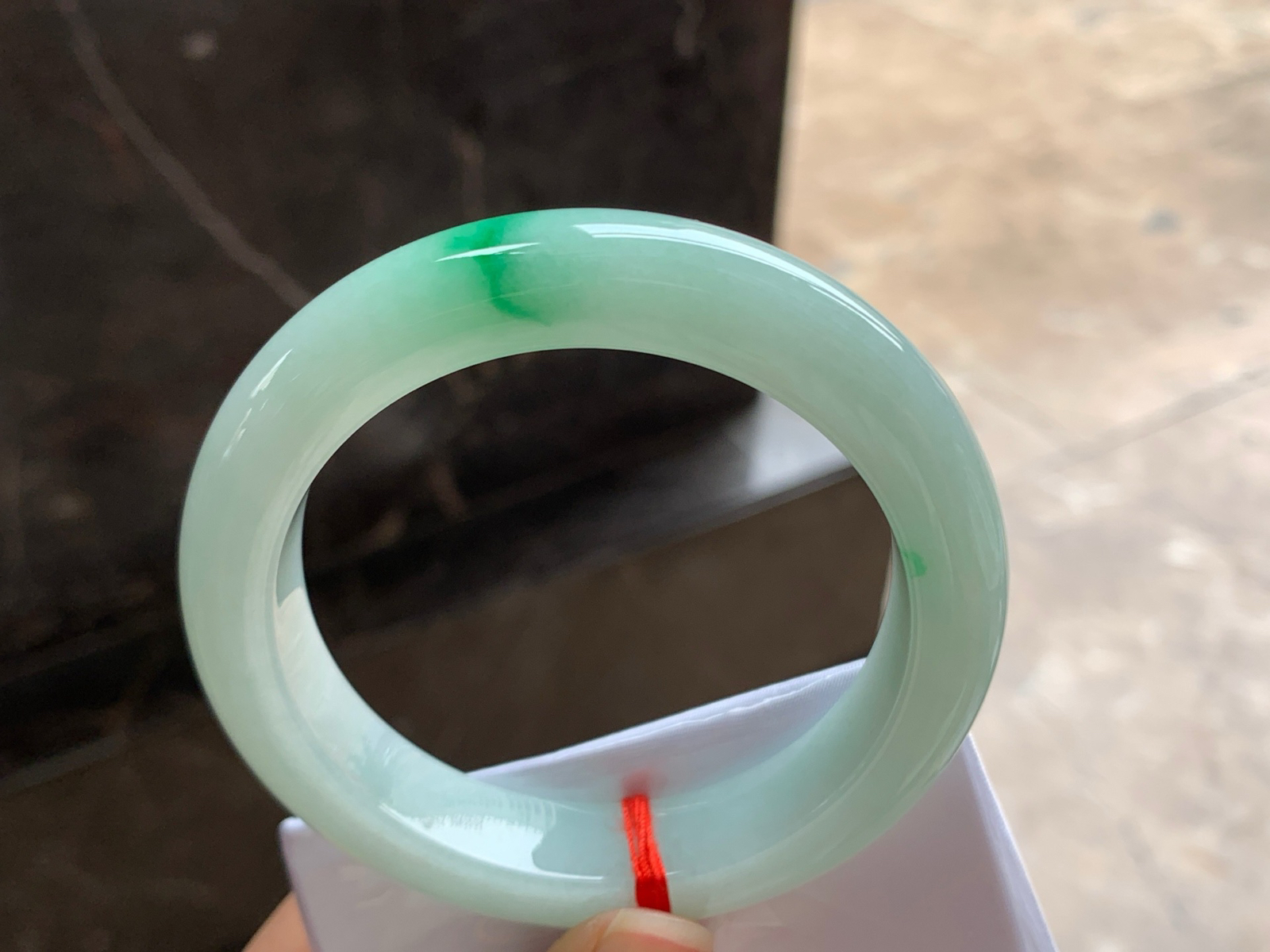 56.5-12.5-9.6

飘绿手镯^_^色阳