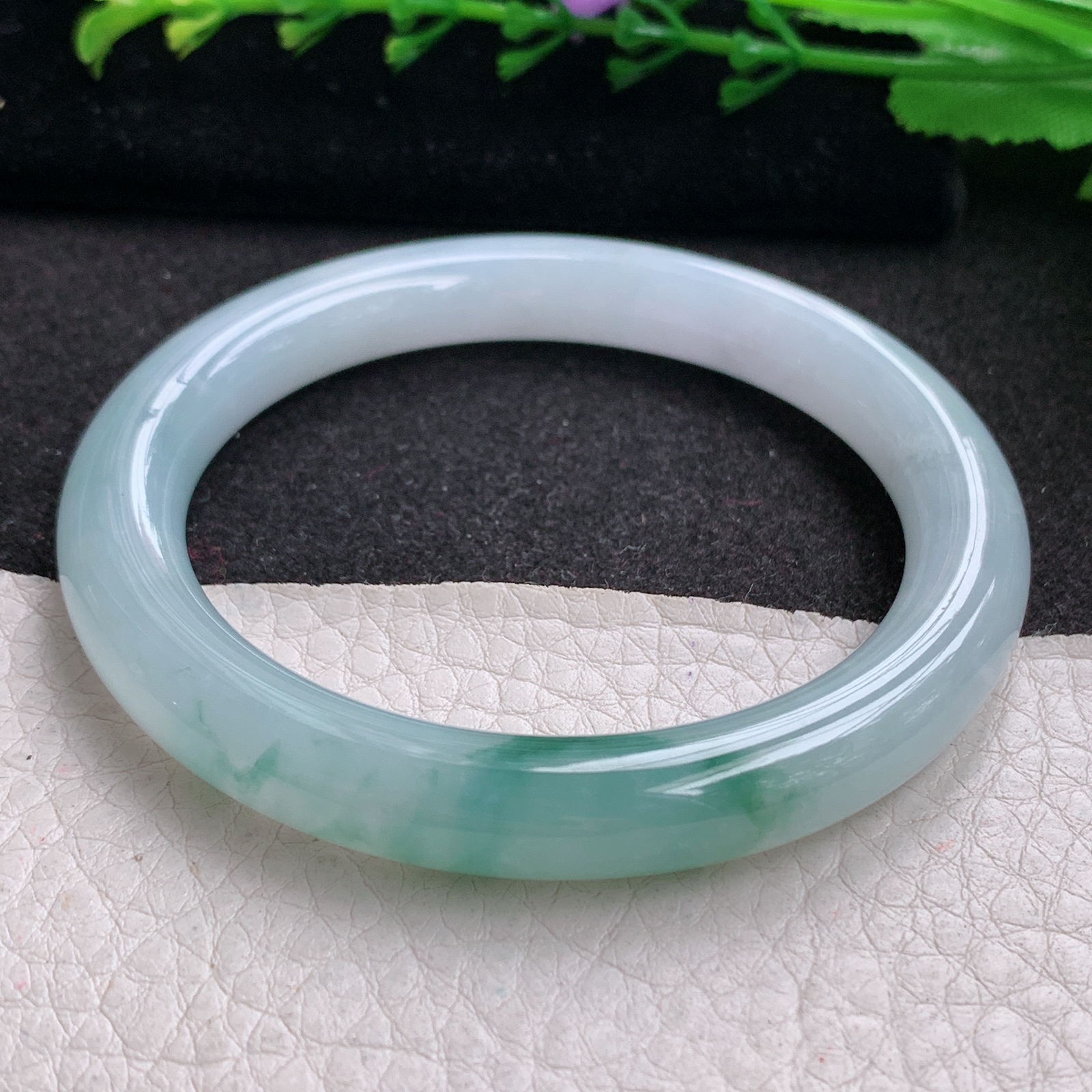 xo实拍53.5*9美人镯 天然缅甸翡翠A货玉手镯冰胶飘花圆条玉手环