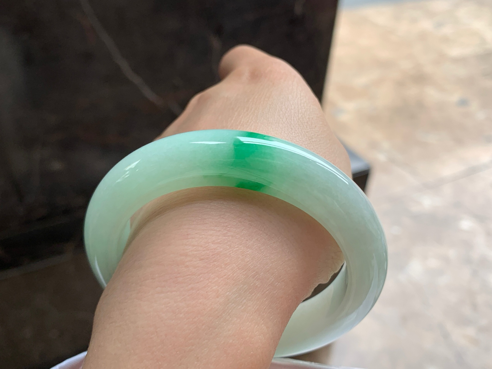 56.5-12.5-9.6

飘绿手镯^_^色阳