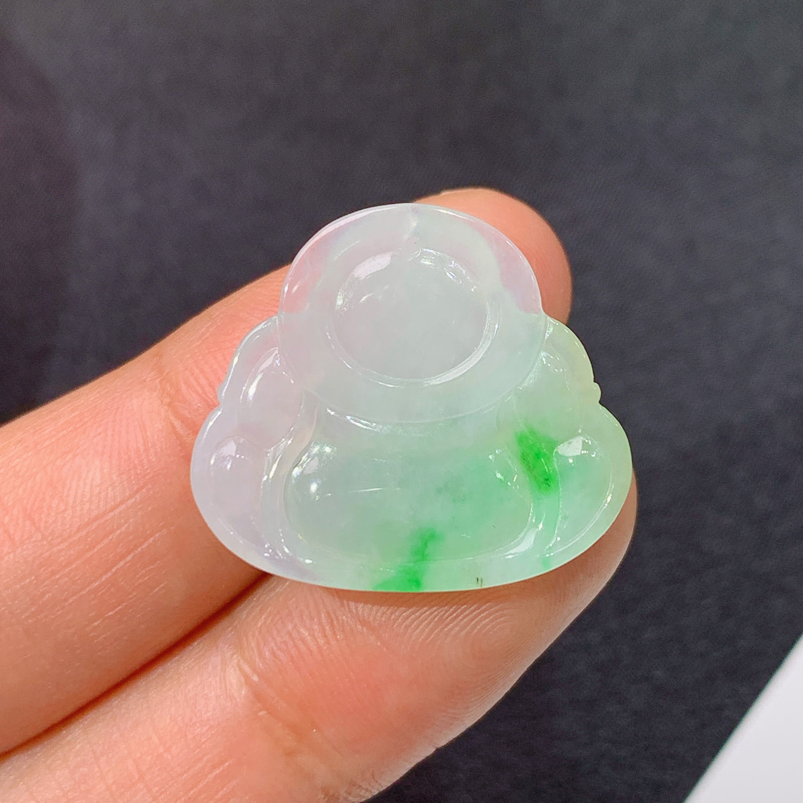 冰飘绿笑佛，冰润细腻，品相好，种水足，001 尺寸20*22.7*4.7