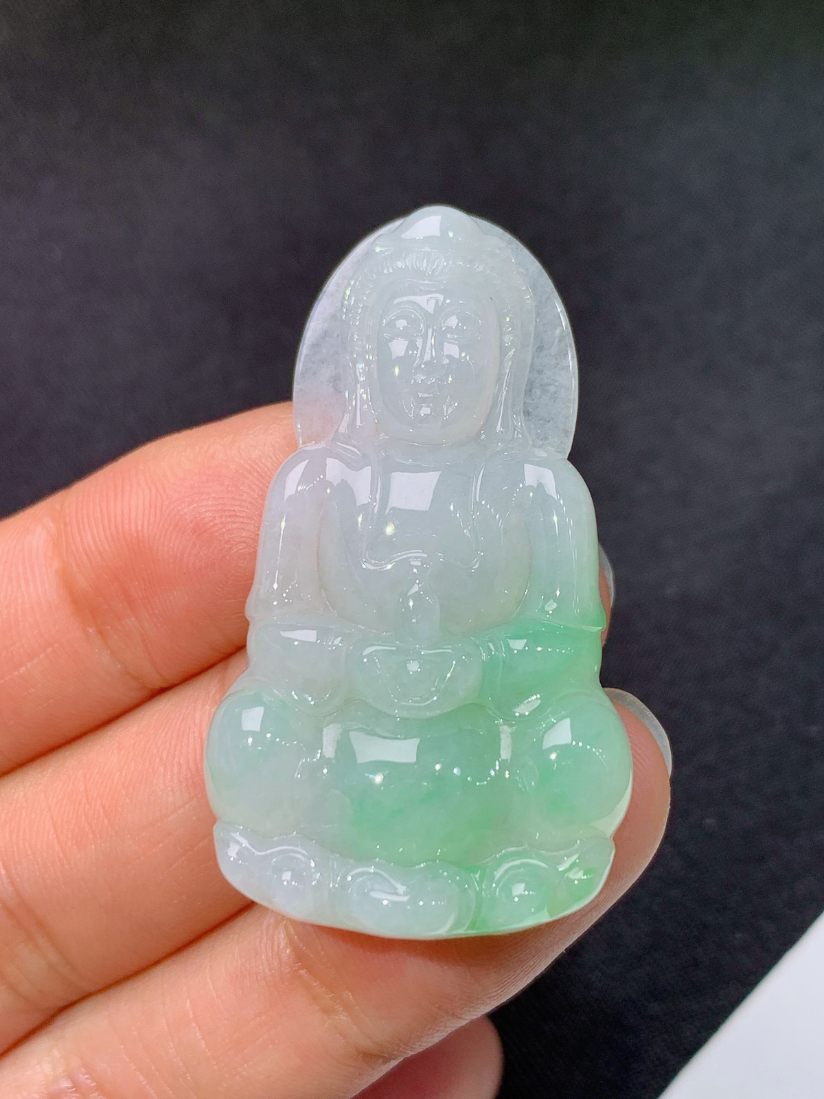 飘绿观音，冰冰润润，玉质细腻，品相好，种水足，001 尺寸42.9*24.4*5.6