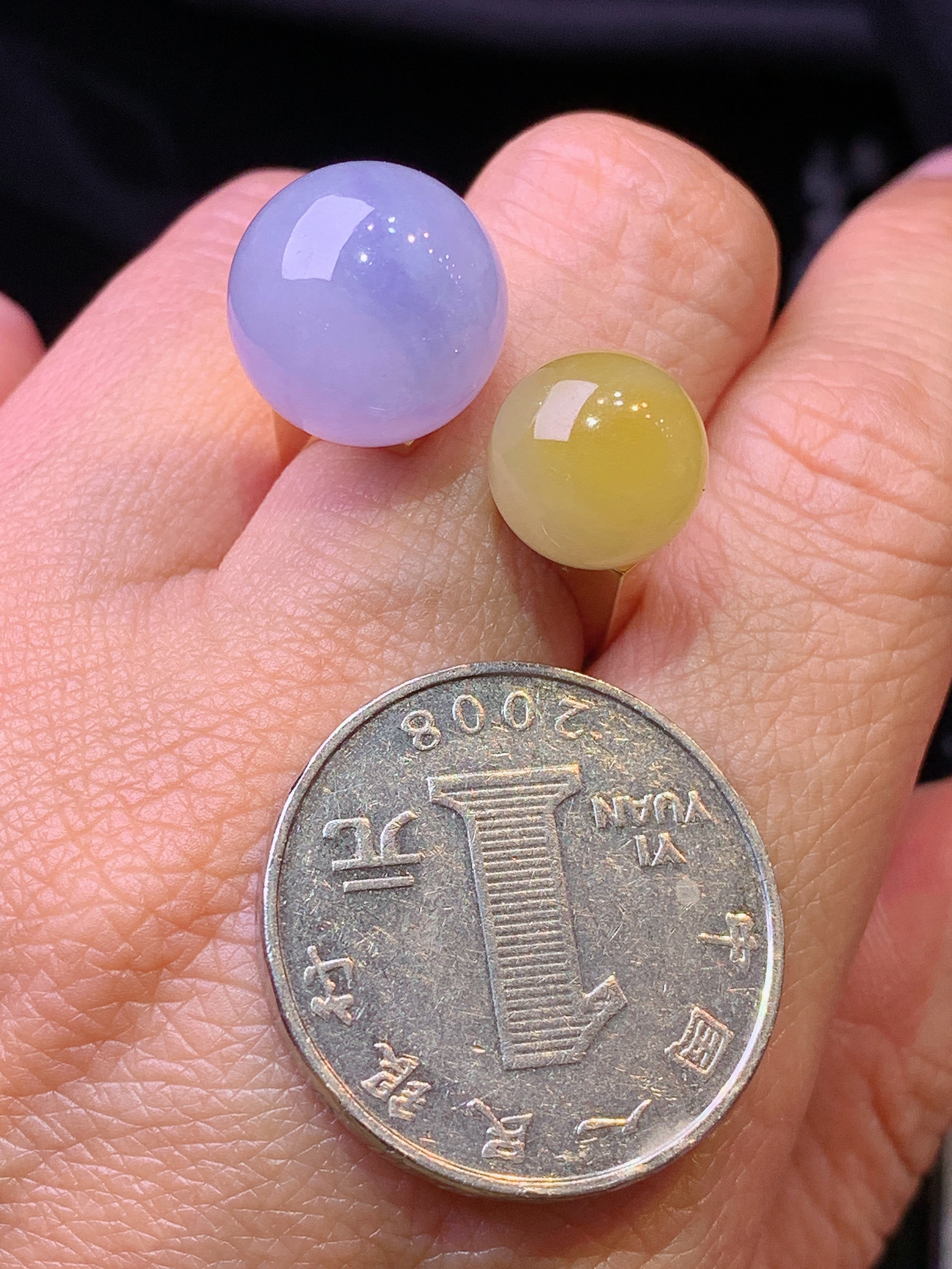 18k金钻镶嵌紫罗兰黄翡组合圆珠戒指 玉质细腻 色泽艳丽清新 水润亮眼 整体尺寸13.2