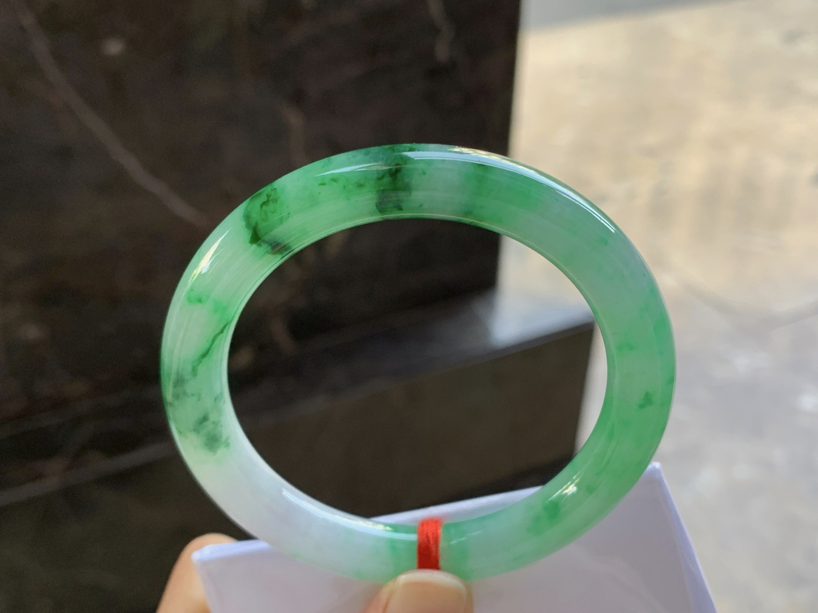 53-9.2

阳绿色圆条手镯^_^色阳