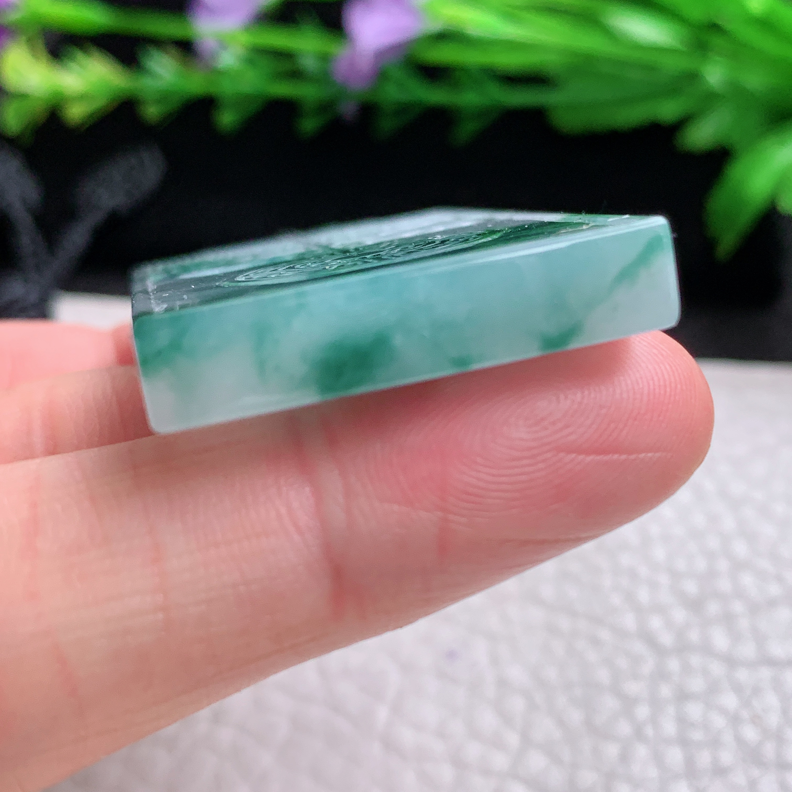 csy实拍56*29*6缅甸翡翠a货精雕飘花怀古雕无事牌玉吊坠 玉挂坠