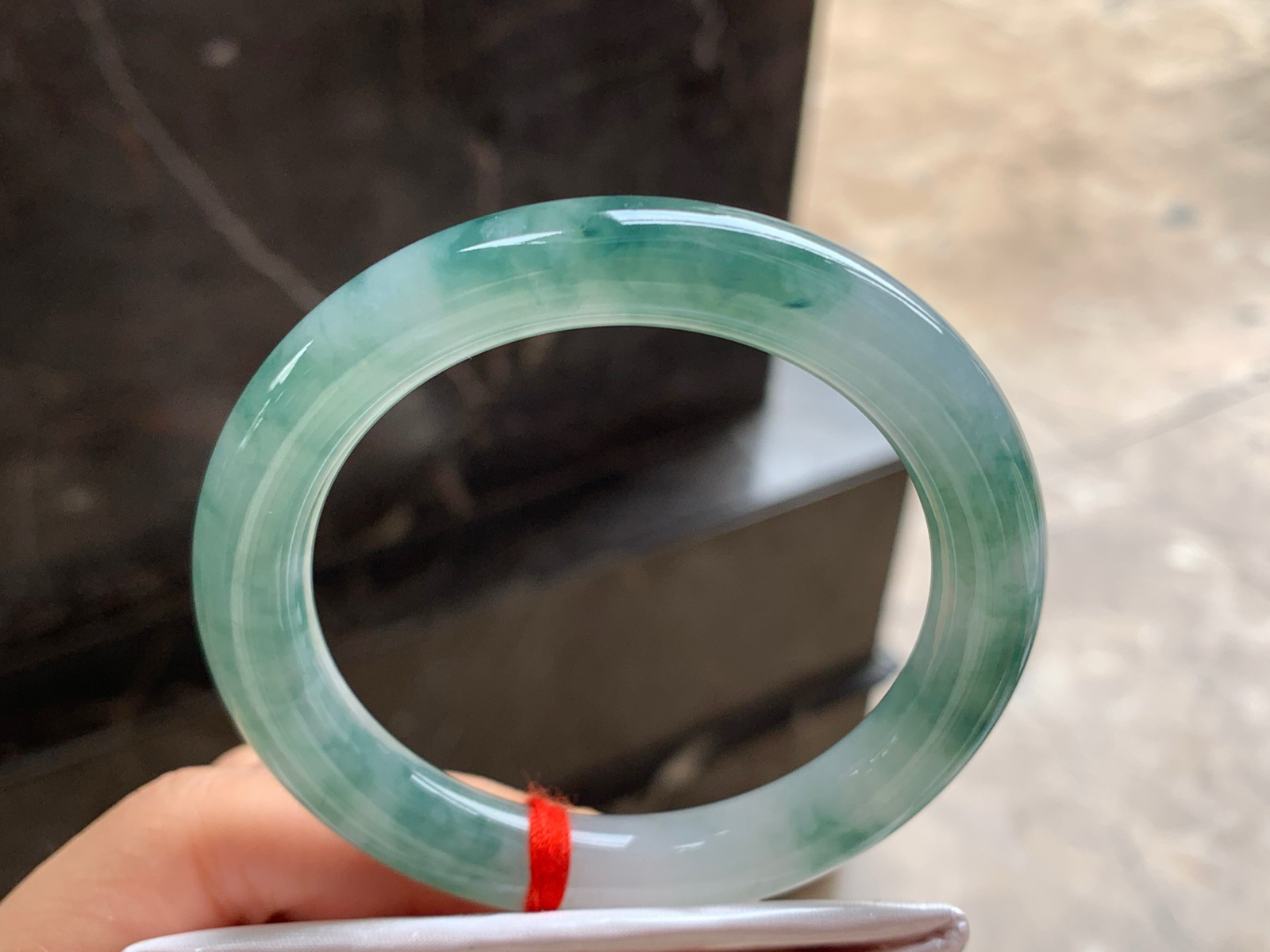 53-10

蓝花圆条手镯^_^飘花灵韵