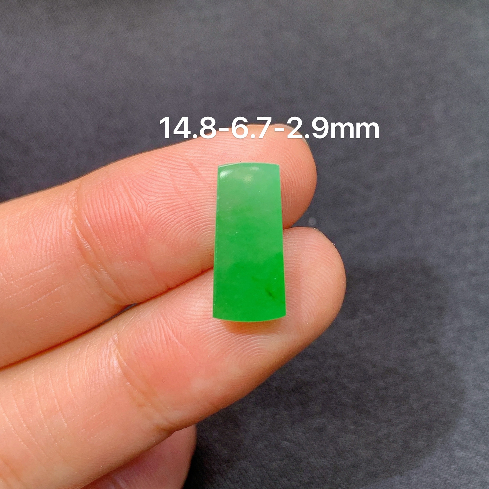 阳绿无事牌，镶嵌佳品，冰润色阳，种水足，001 尺寸14.8*6.7*2.9