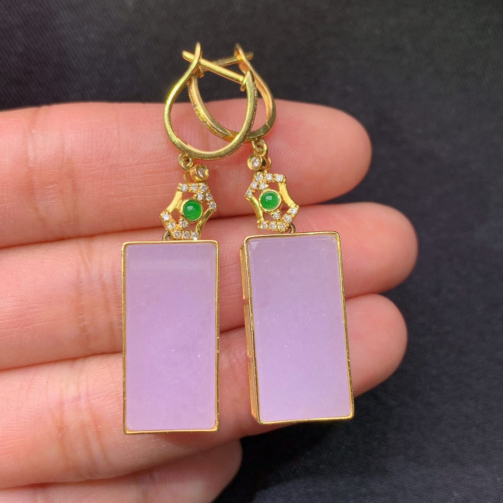 冰紫罗兰无事牌耳坠，18k金镶嵌，温润细腻，颜色鲜艳，M002 尺寸21*10.6*8