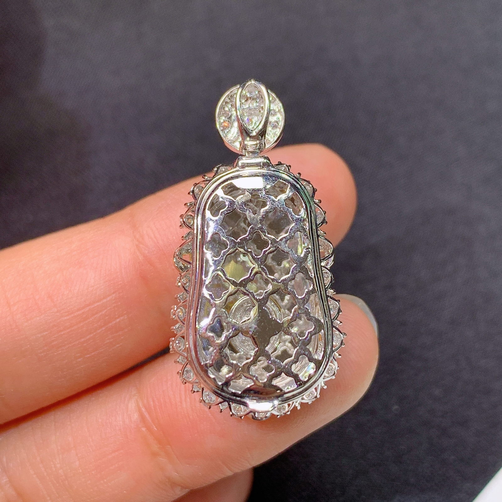 冰飘绿财神吊坠，18k金镶嵌，冰润色阳，品相好，种水足，Yt 尺寸30.8*16.1*11.5