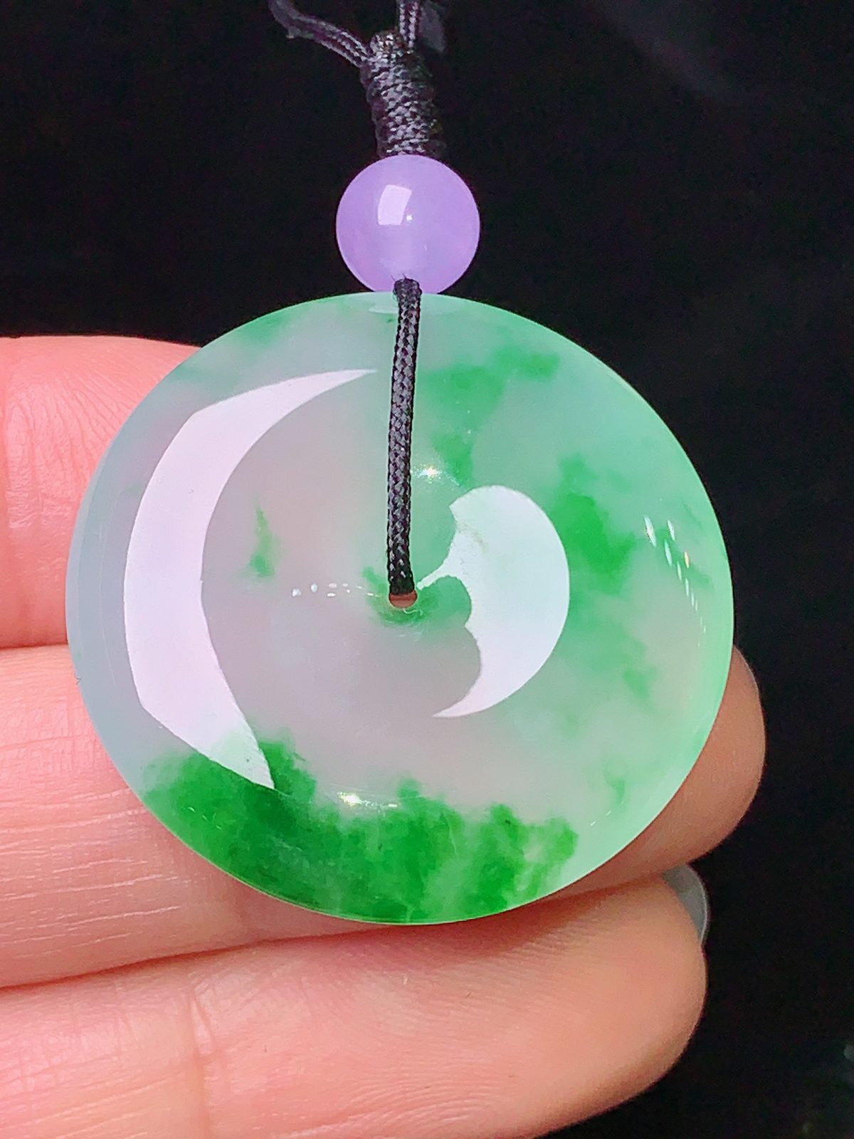 飘绿平安扣吊坠 玉质细腻 色泽清新艳丽 整体尺寸28.6*5.5