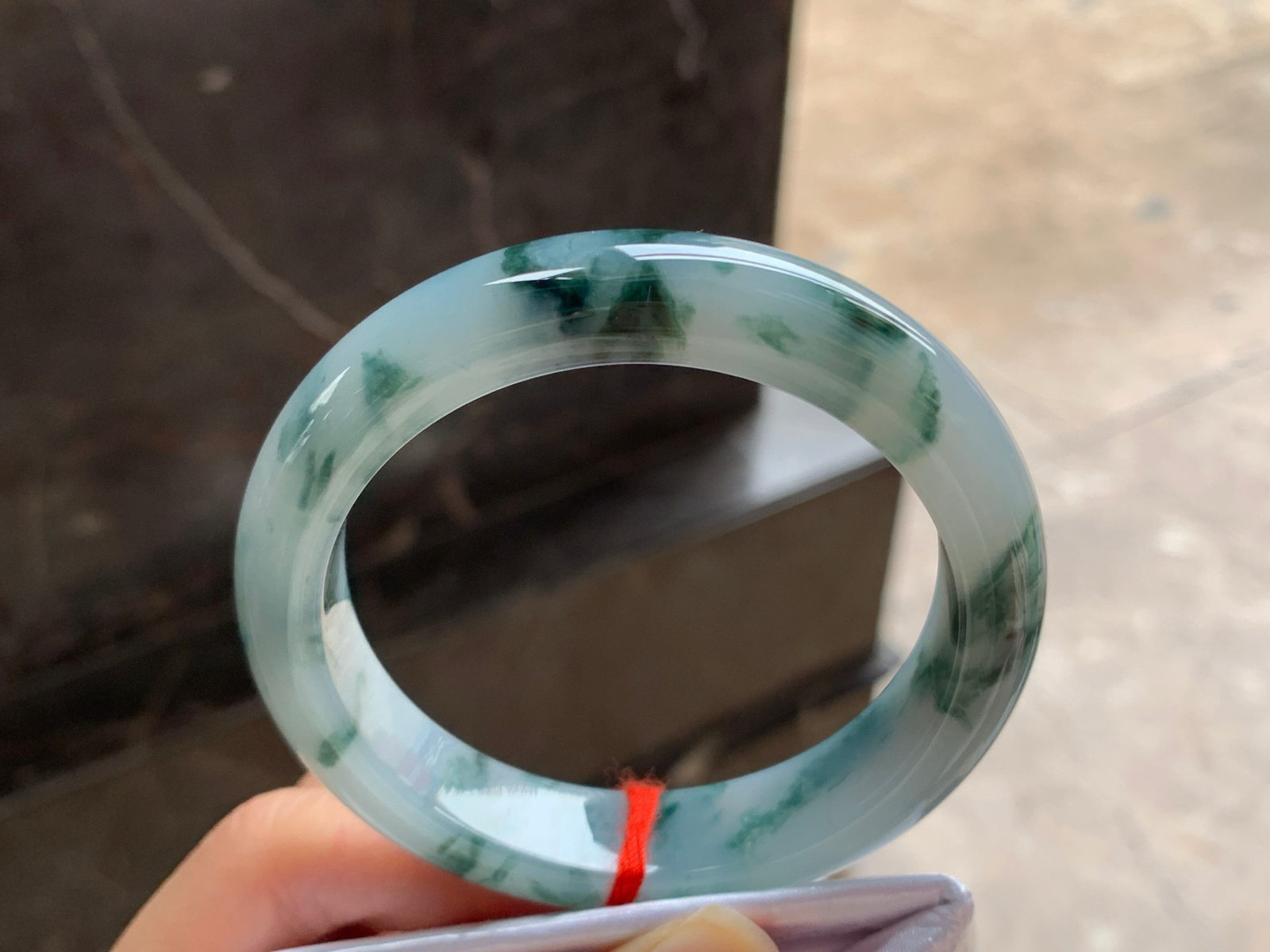 56.5-12.7-9mm

蓝花手镯^_^飘花浓郁