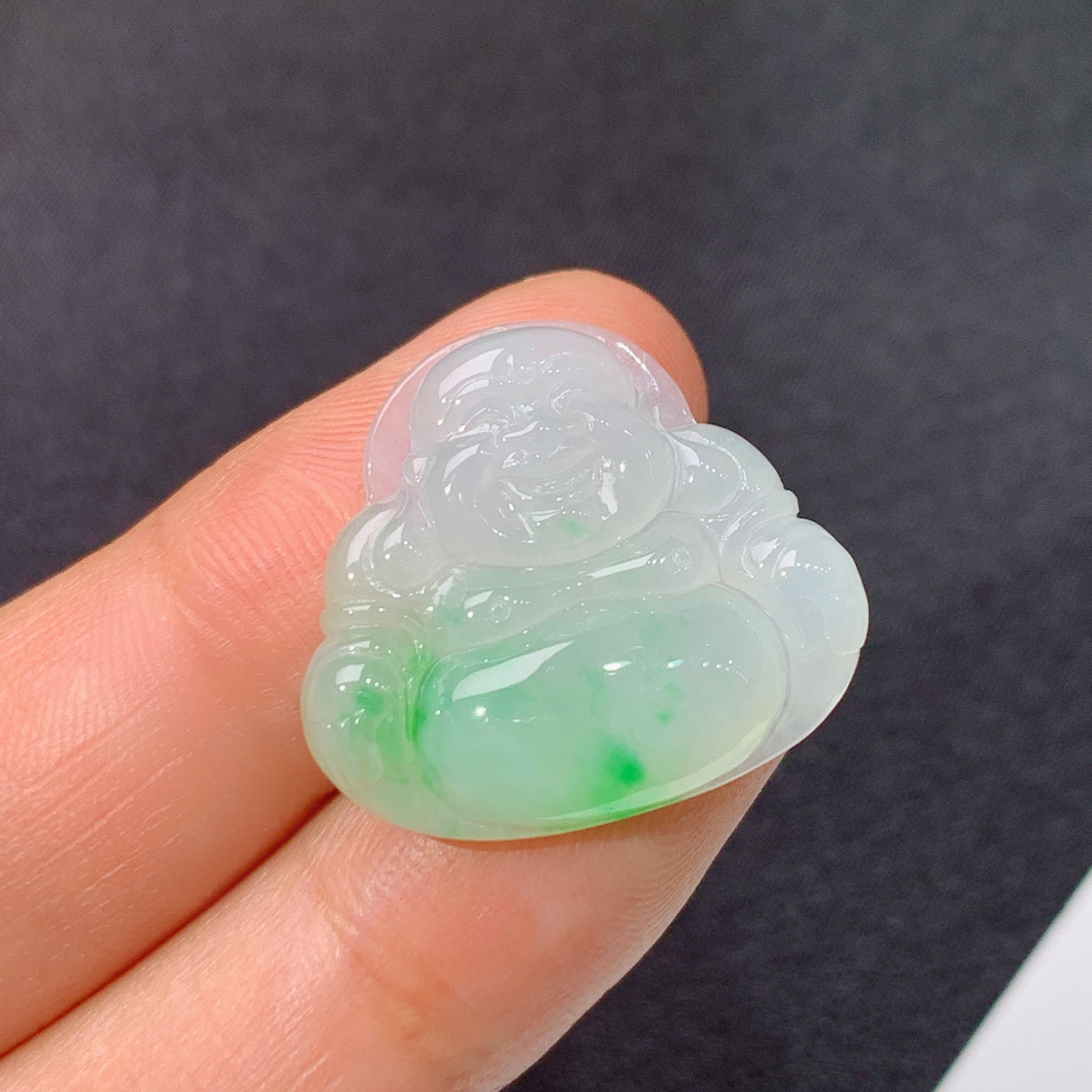 冰飘绿笑佛，冰润细腻，品相好，种水足，001 尺寸20*22.7*4.7