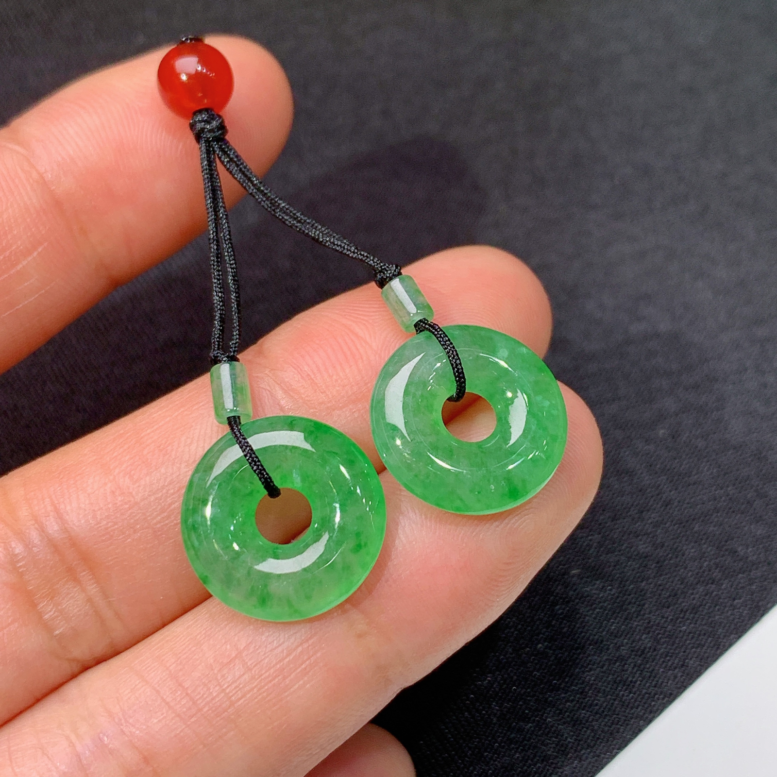 冰飘绿甜甜圈一对，镶嵌佳品，冰润细腻，种水足，001 尺寸14.1*3.2