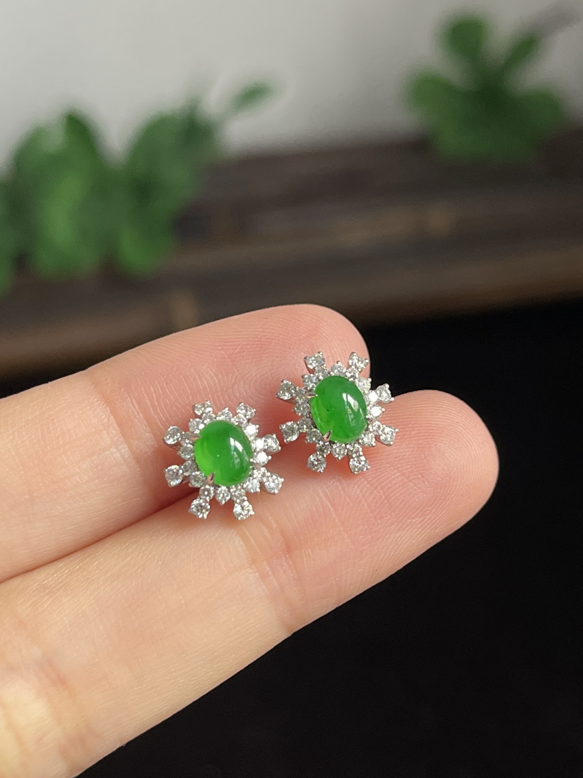 翡翠耳钉，印记：Au750,伴钻石