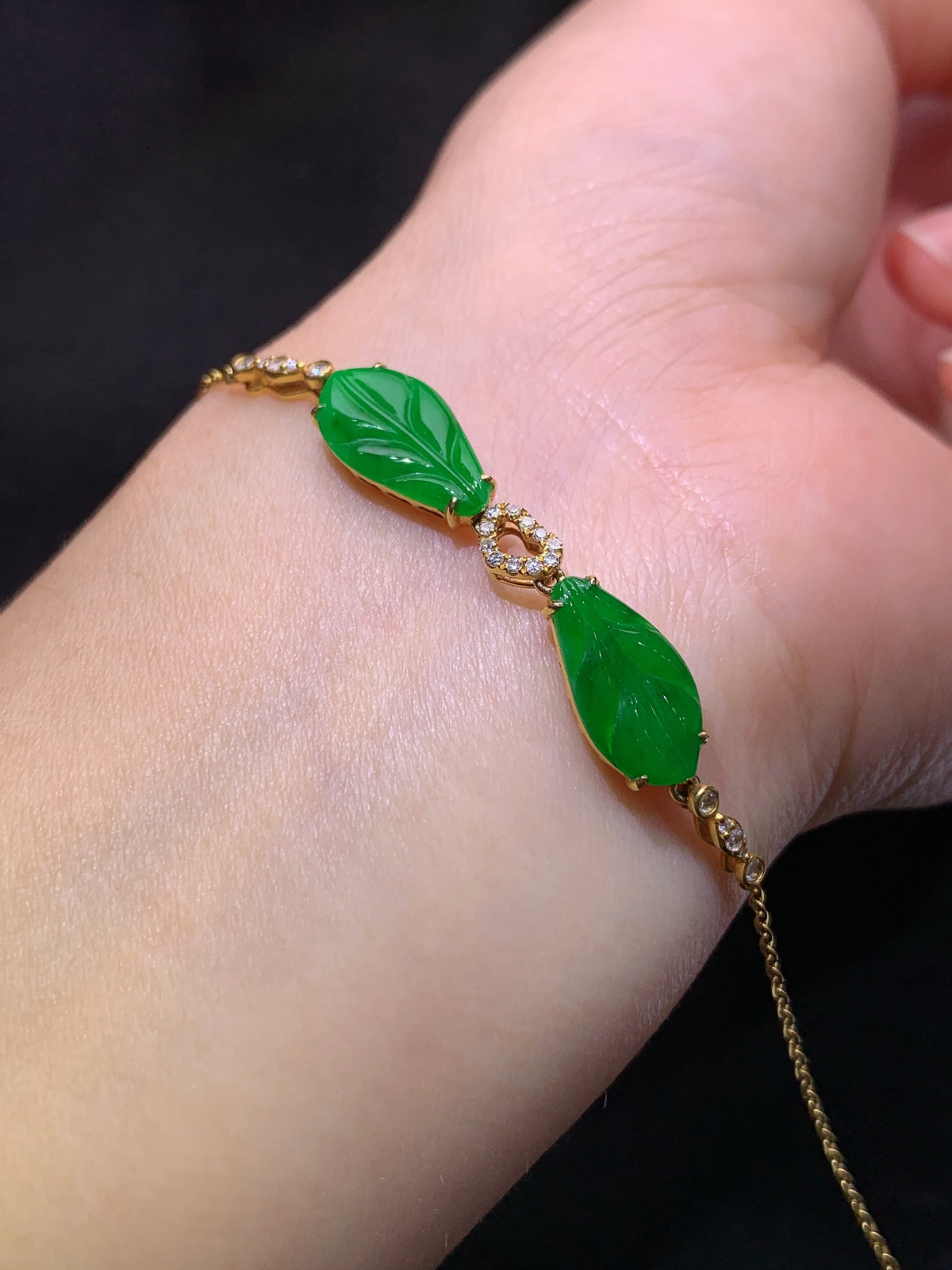 冰阳绿树叶手链，18k金镶嵌，简约时尚，冰润色阳，种水足，尺寸14.3*7.7*2