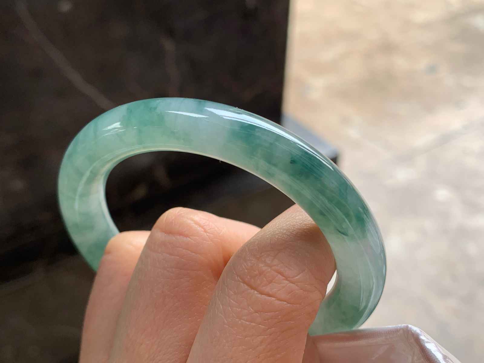 53-10

蓝花圆条手镯^_^飘花灵韵