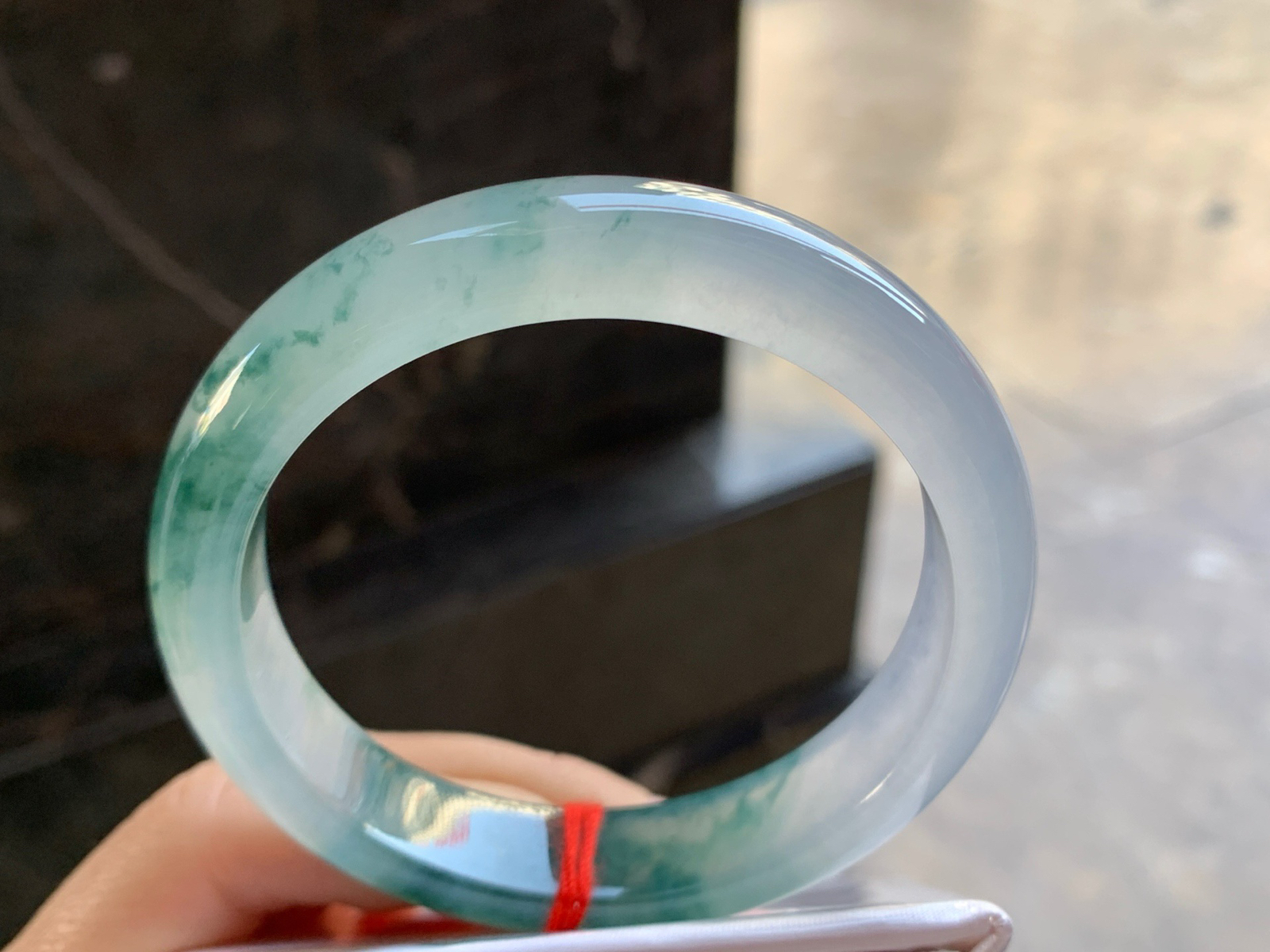 57-12.8-8

冰种蓝花手镯^_^飘花灵韵