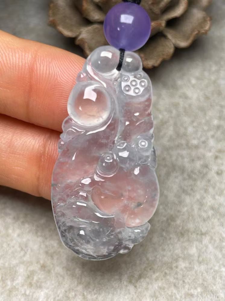 冰种【年年有余】吊坠，种水好，玉质细腻 ，卖相好.‘