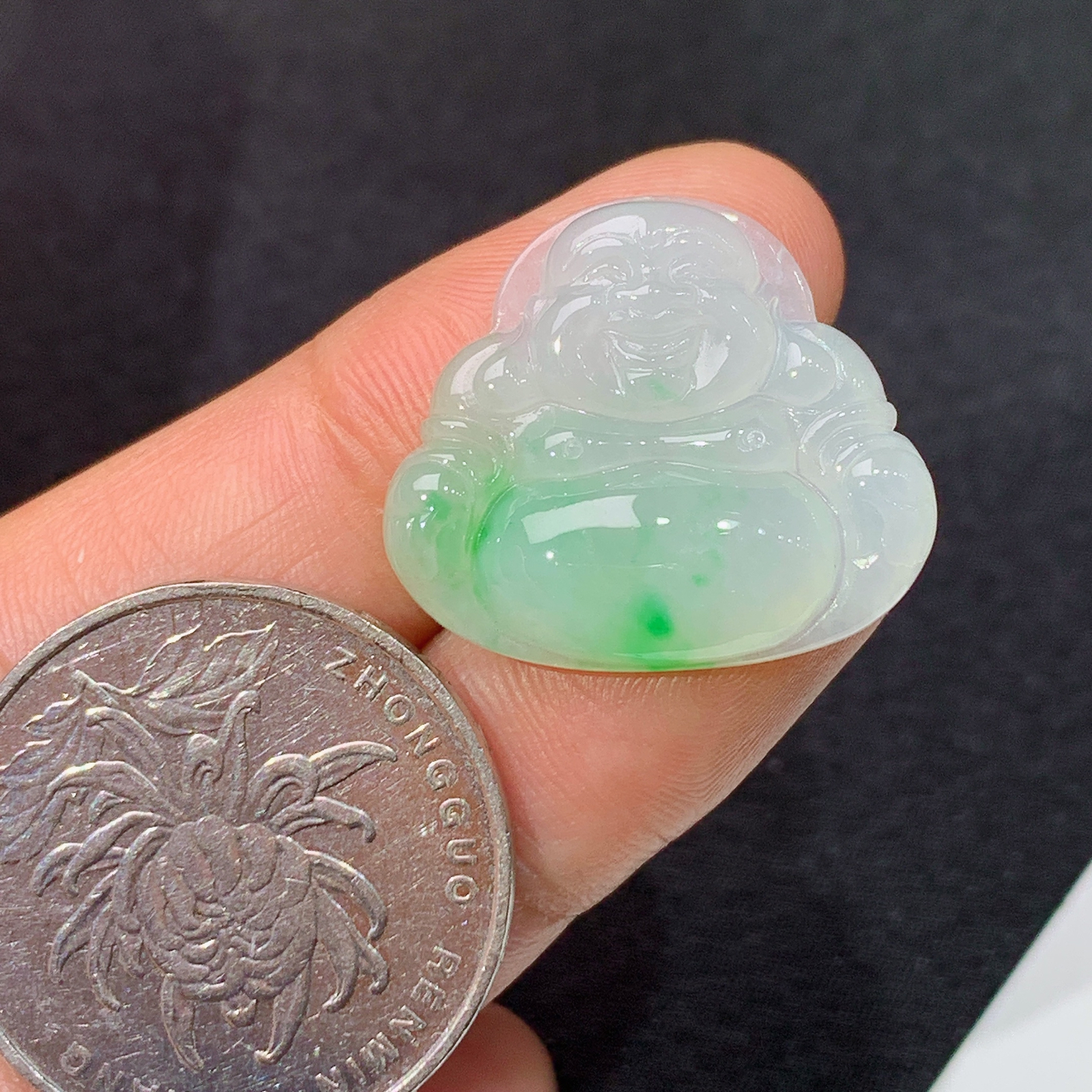 冰飘绿笑佛，冰润细腻，品相好，种水足，001 尺寸20*22.7*4.7