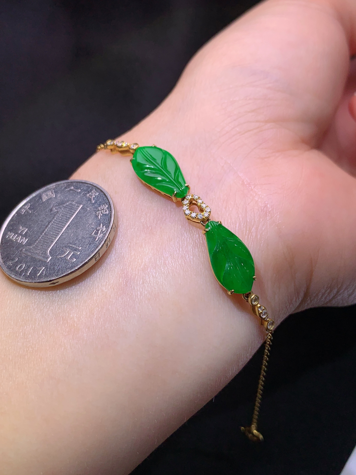 冰阳绿树叶手链，18k金镶嵌，简约时尚，冰润色阳，种水足，尺寸14.3*7.7*2