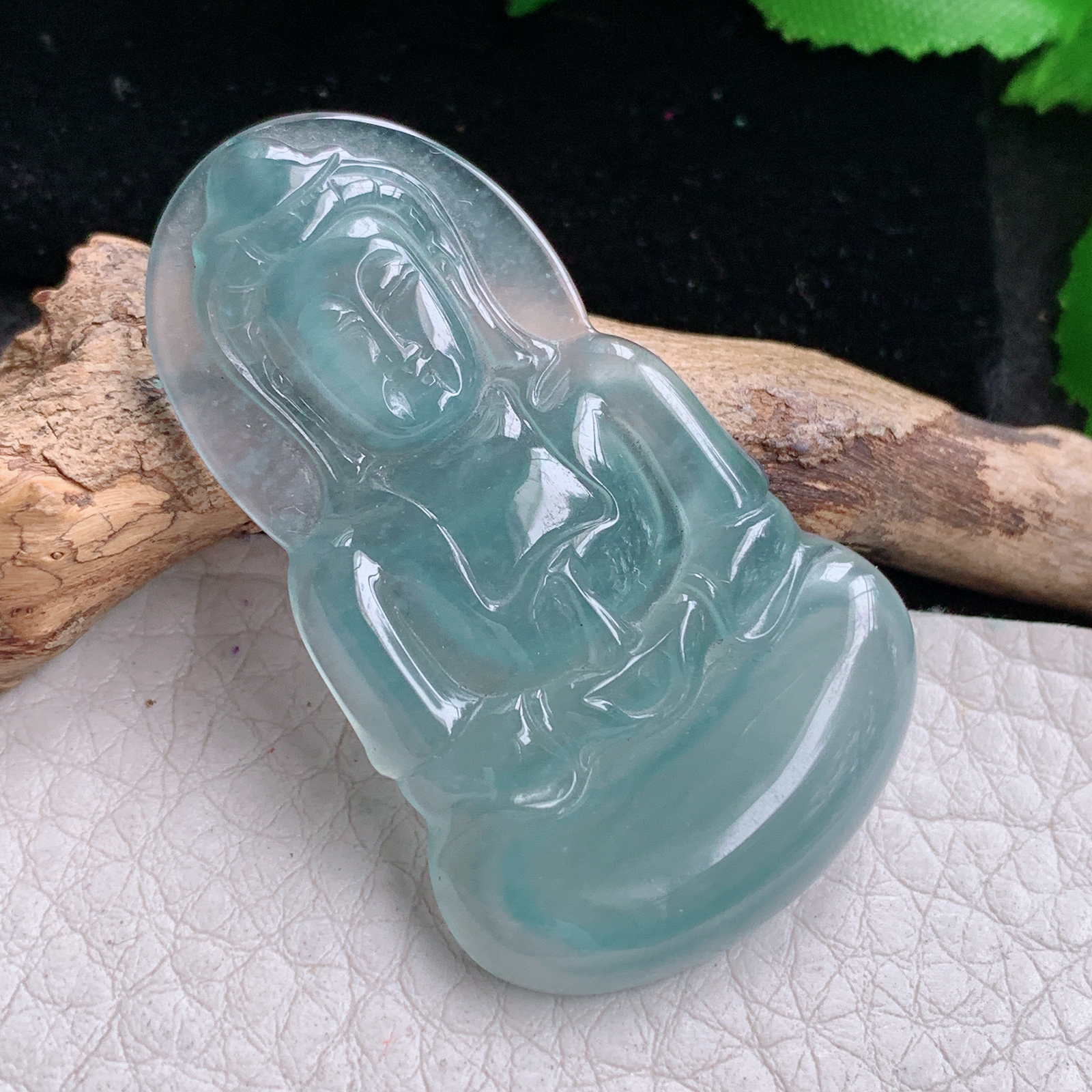 gp实拍47*29*4翡翠a货精雕冰蓝正观音 玉观音玉吊坠 玉挂坠