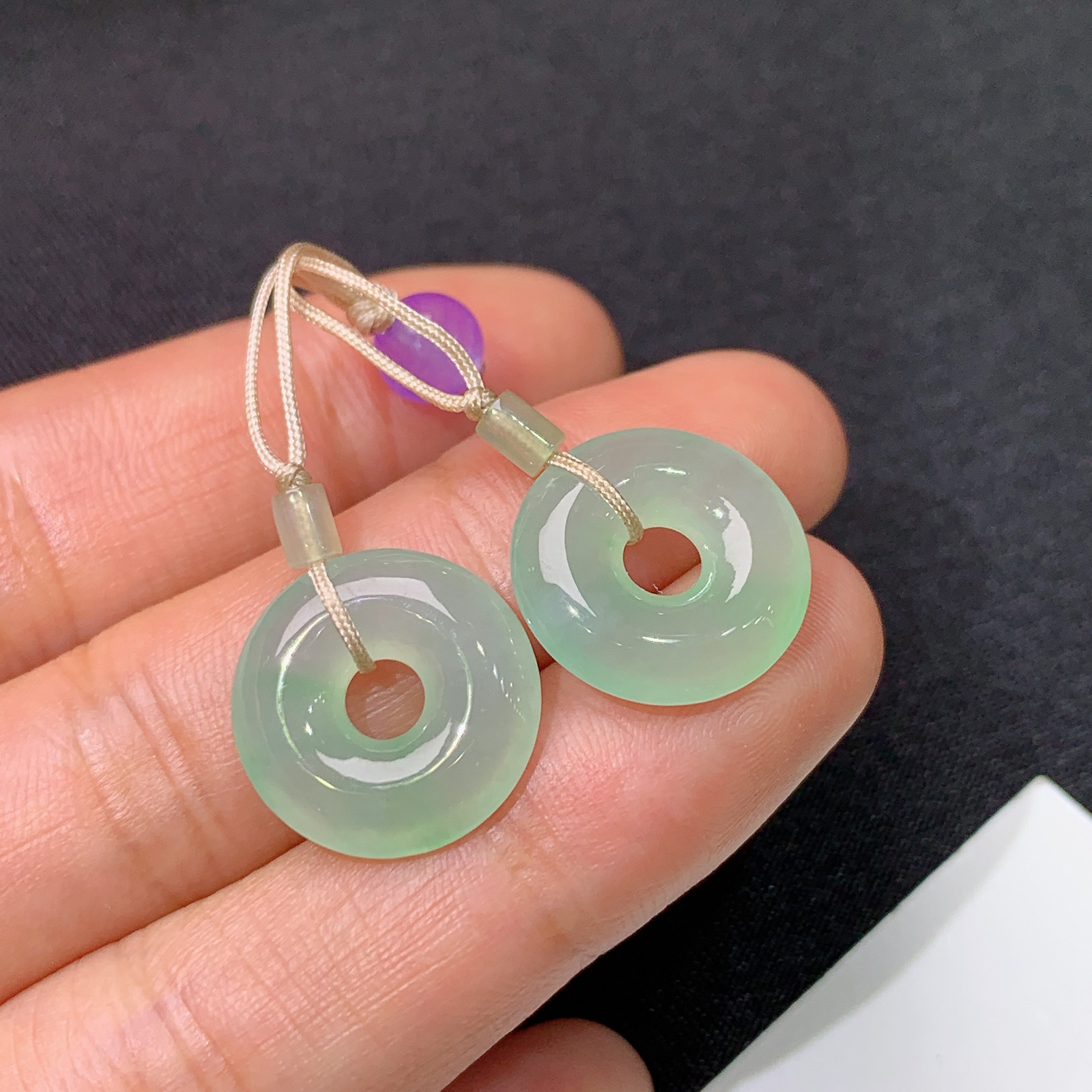 冰飘绿甜甜圈一对，镶嵌佳品，冰润细腻，种水足，001 尺寸15.4*3.4