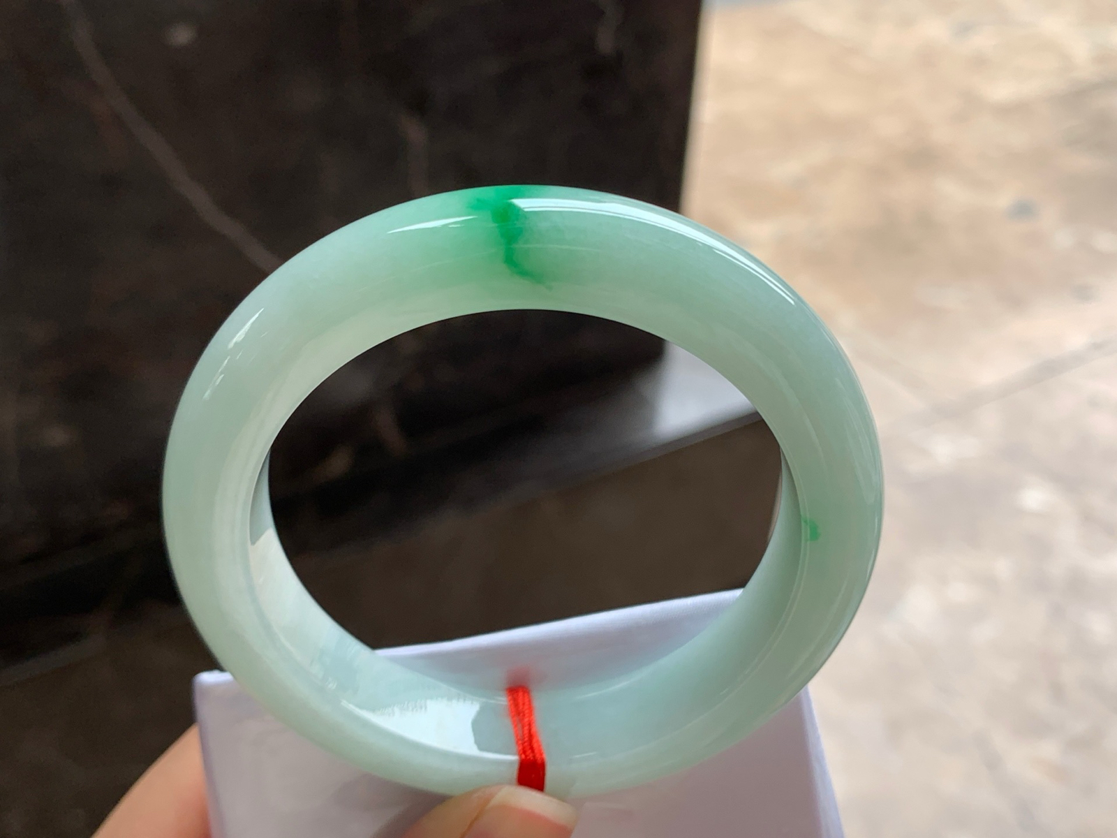 56.5-12.5-9.6

飘绿手镯^_^色阳