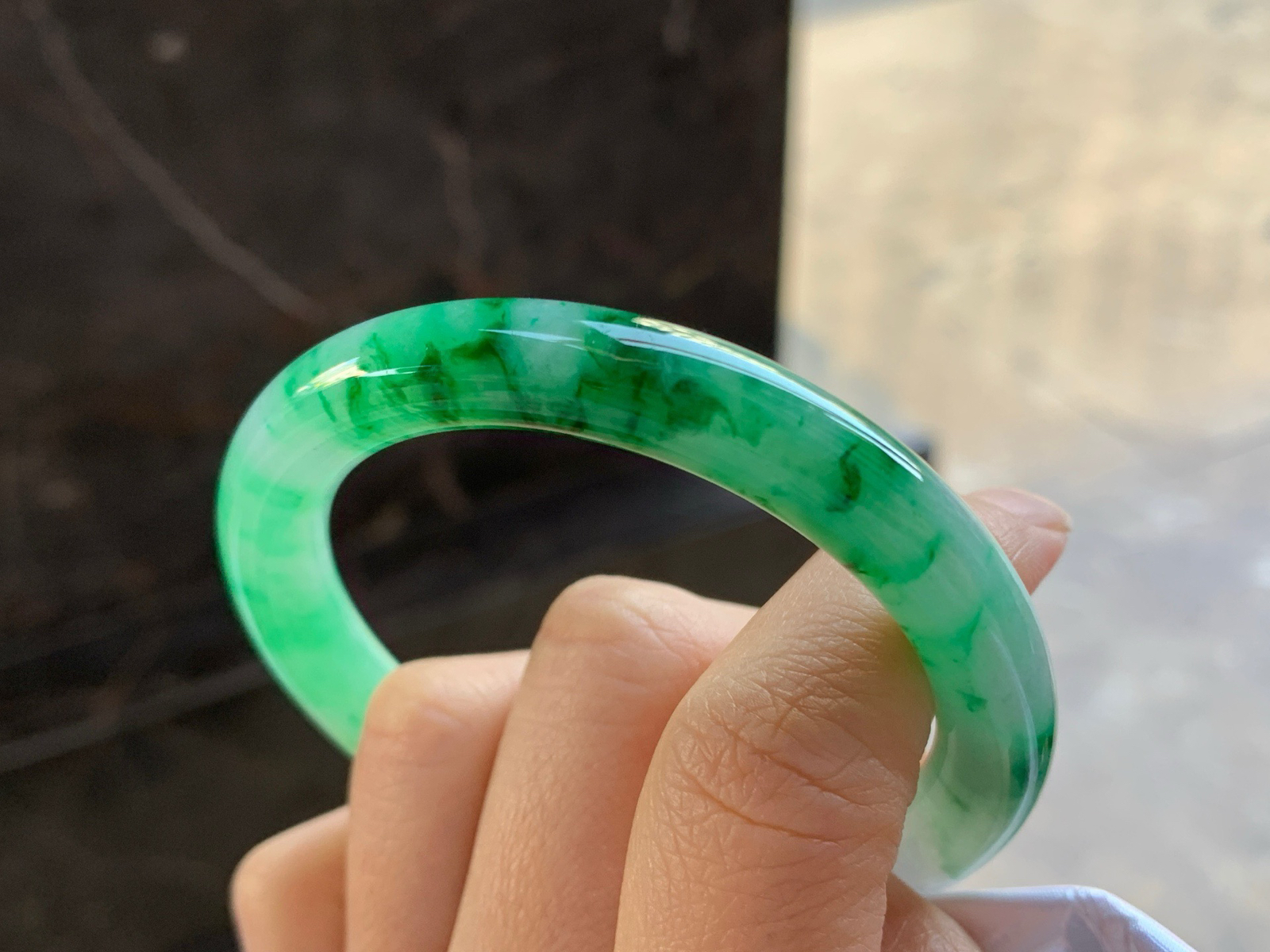 53-9.2

阳绿色圆条手镯^_^色阳