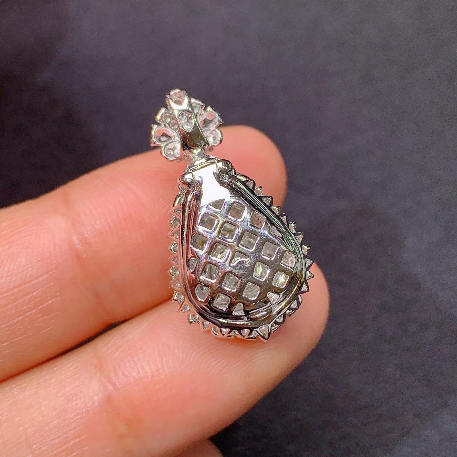 冰阳绿葫芦吊坠，18k金镶嵌，冰润色阳，玉质细腻，种水足，Cr 尺寸24*13*11.4