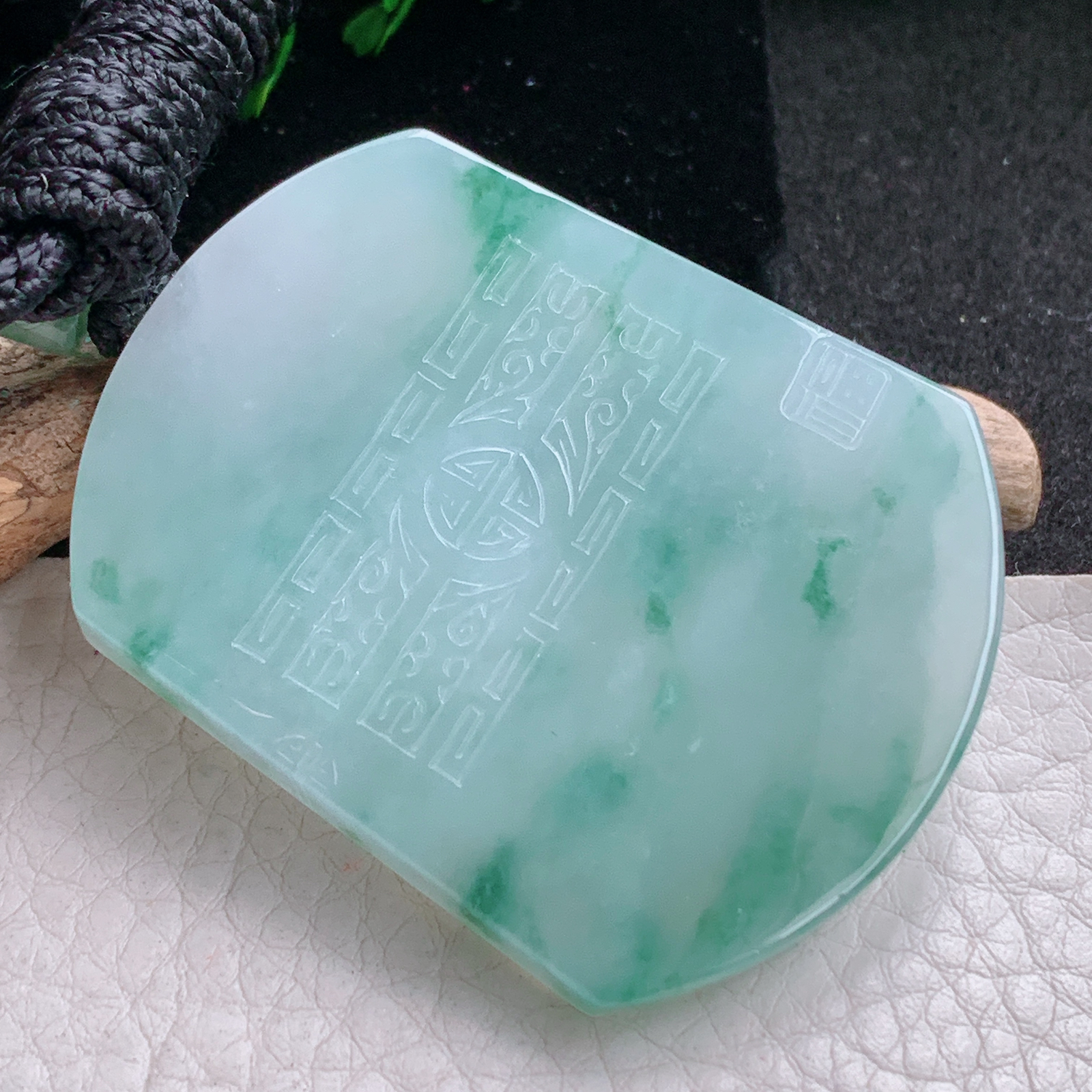 csy实拍53*41.8*5.7缅甸翡翠a货精雕飘花怀古雕无事牌玉吊坠 玉挂坠