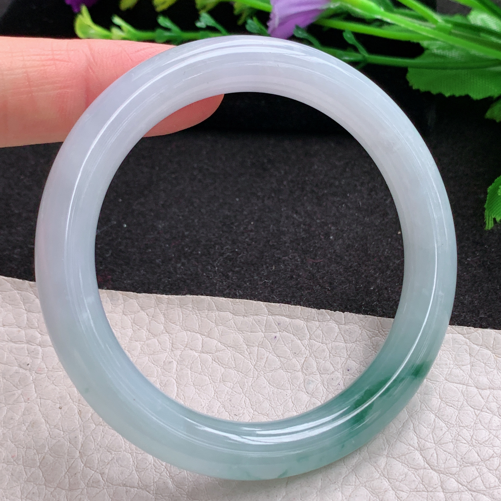 xo实拍53.5*9美人镯 天然缅甸翡翠A货玉手镯冰胶飘花圆条玉手环