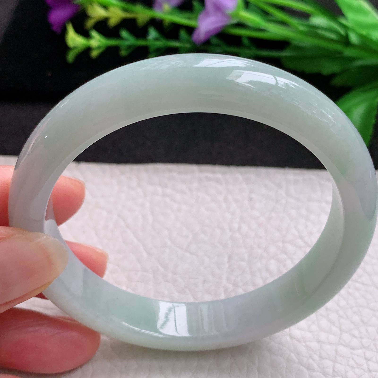 xx大圈口61*12.3*8.3平安镯 天然缅甸翡翠A货玉手镯浅绿大气宽边玉手环