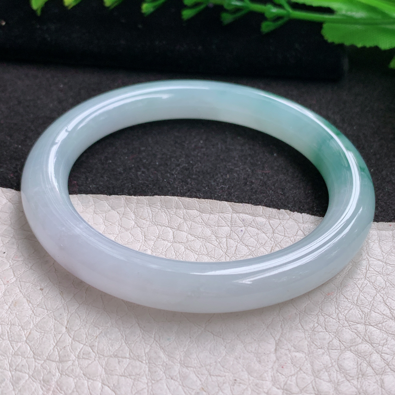 xo实拍53.5*9美人镯 天然缅甸翡翠A货玉手镯冰胶飘花圆条玉手环