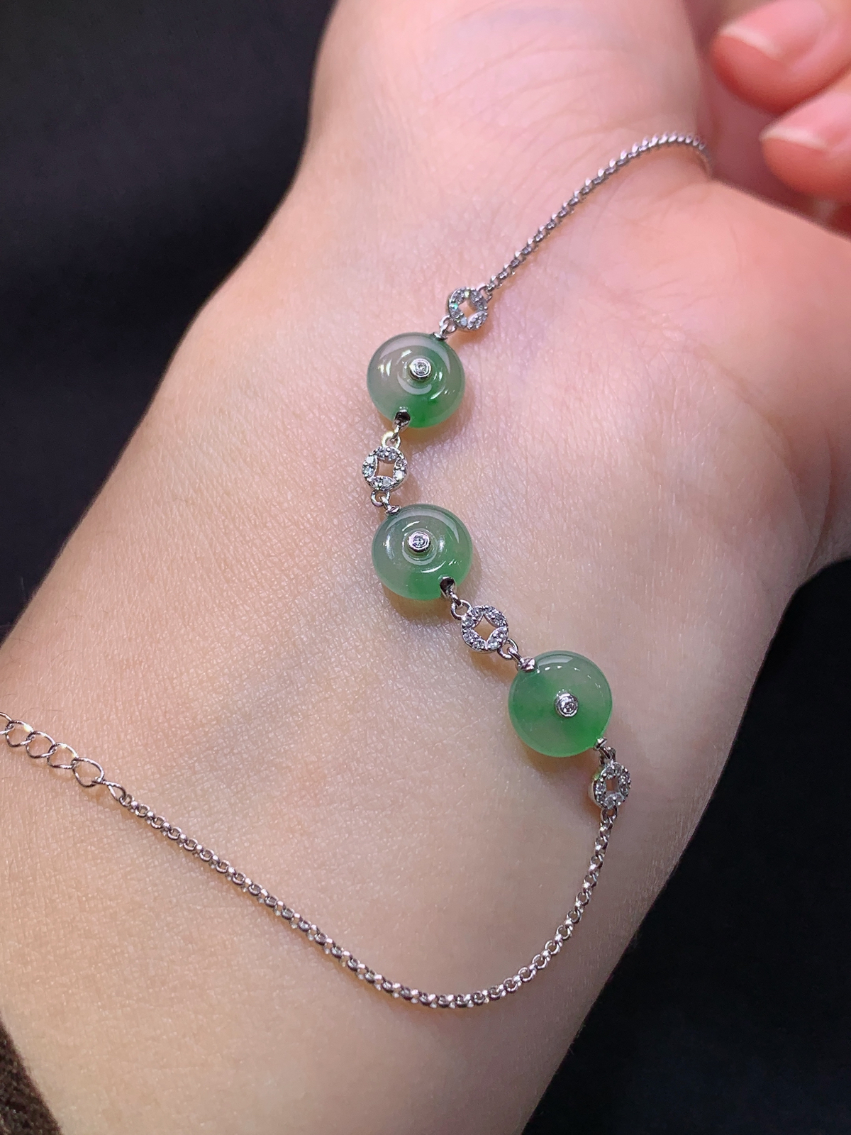 冰飘绿平安扣手链，18k金镶嵌，款式新颖，冰润细腻，种水足，Zhu 尺寸6.9*2.3